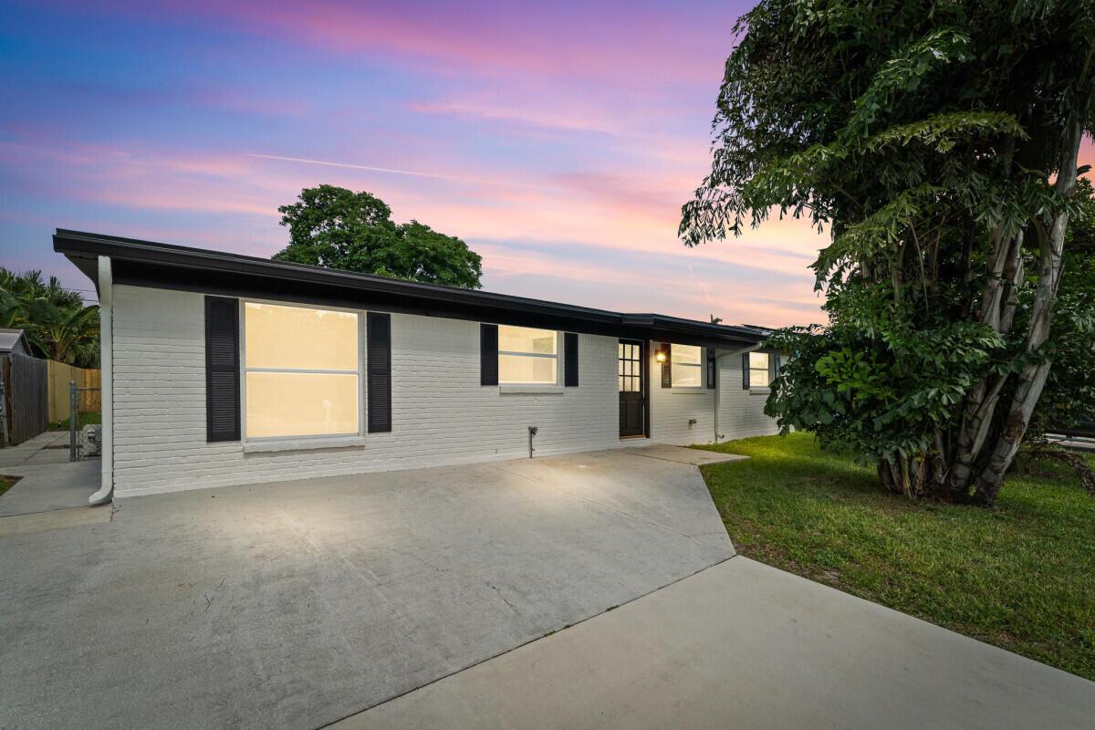 Palm Beach Cabana Colony