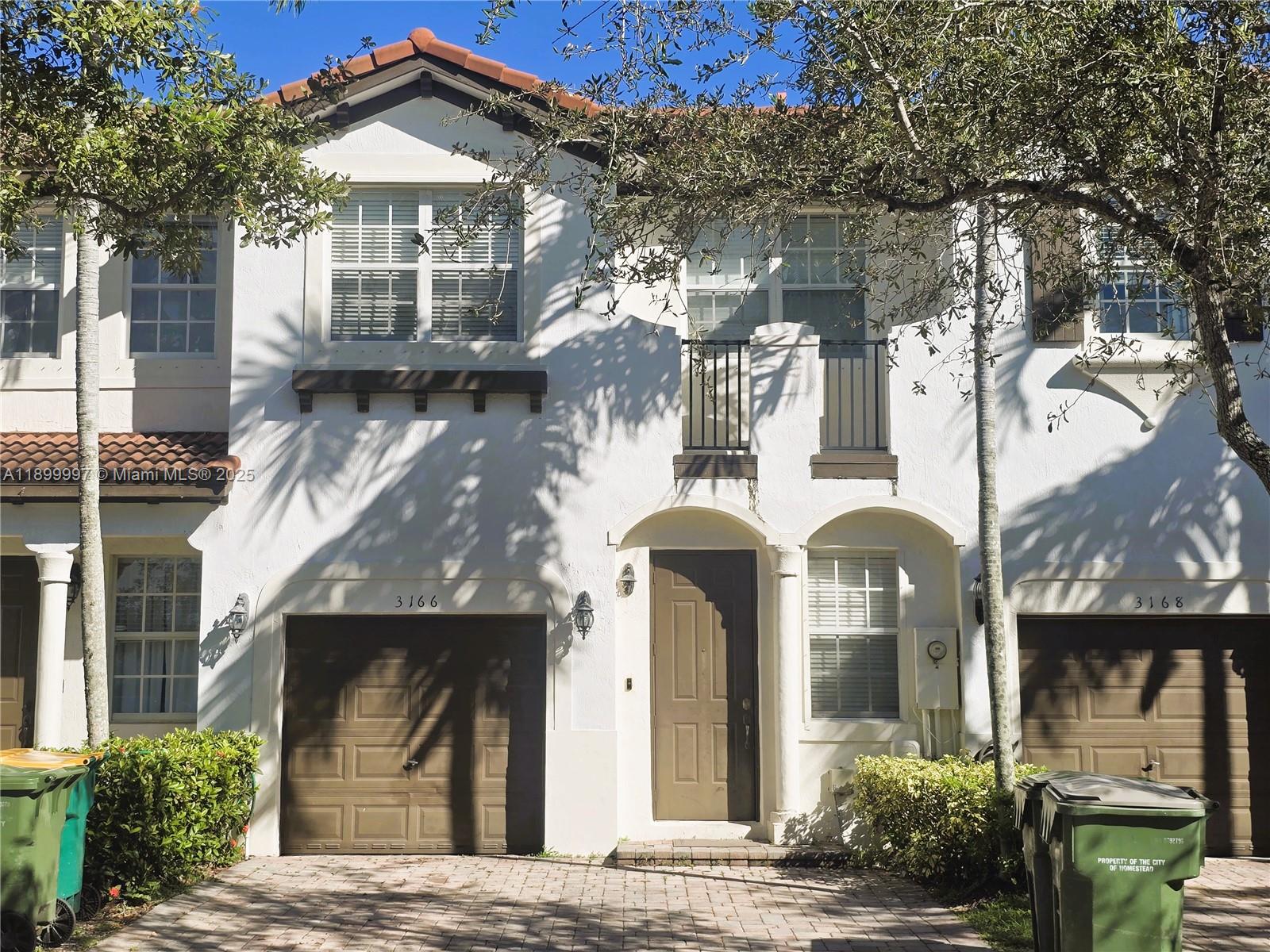 Villas At Portofino East