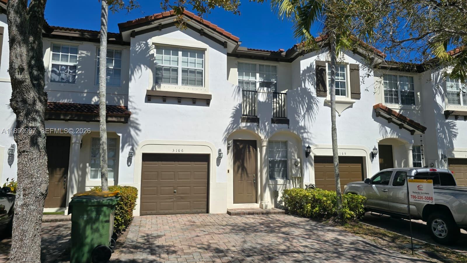 Villas At Portofino East