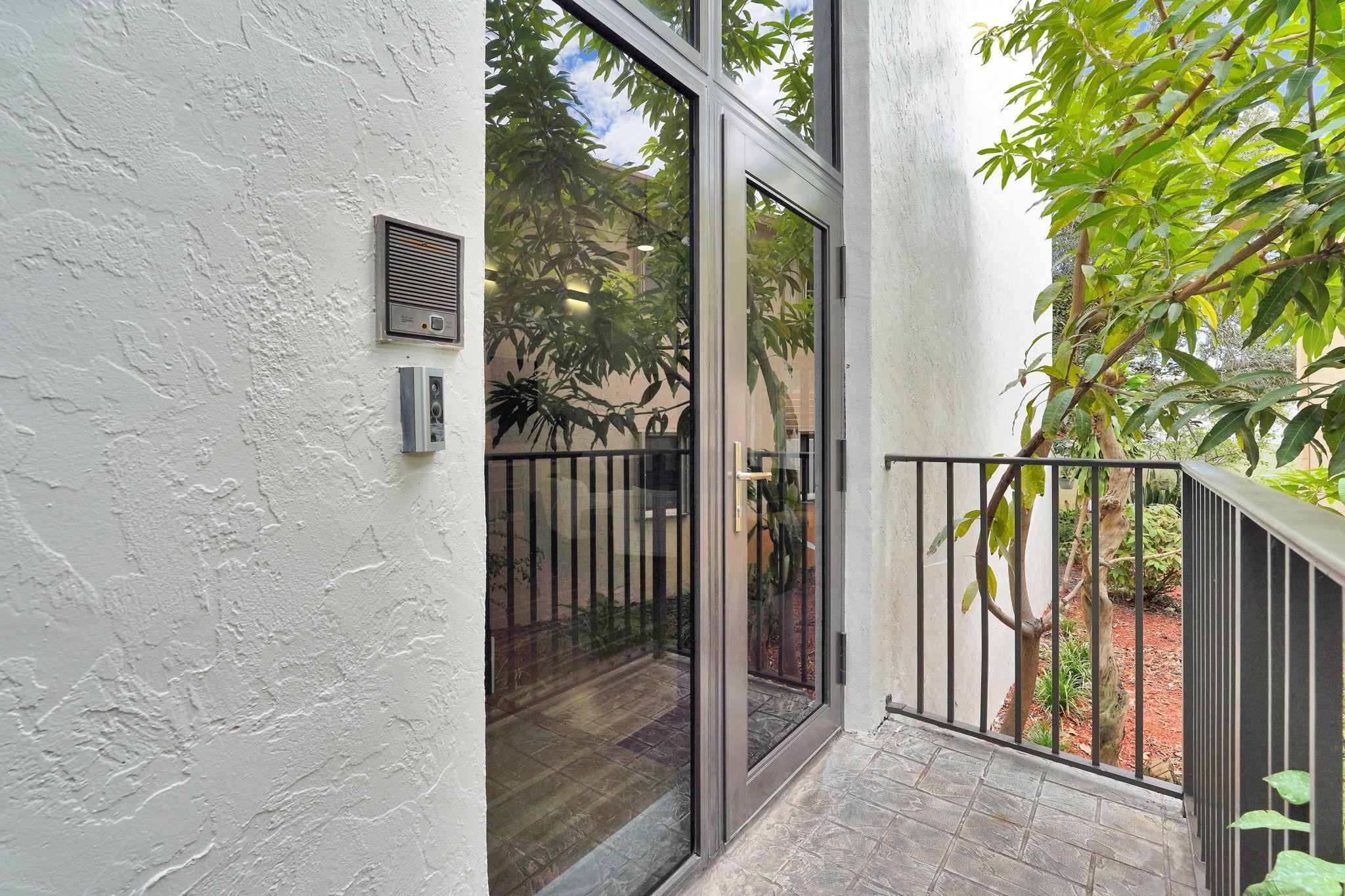 Homes for sale in Oakland Park, FL | 3000 Ne 8Th Ter #B-5, Oakland Park, FL 33334 | MLS# F10531654