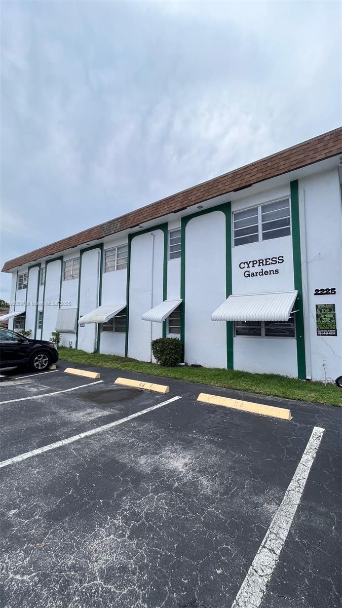 Cypress Gardens Condomini