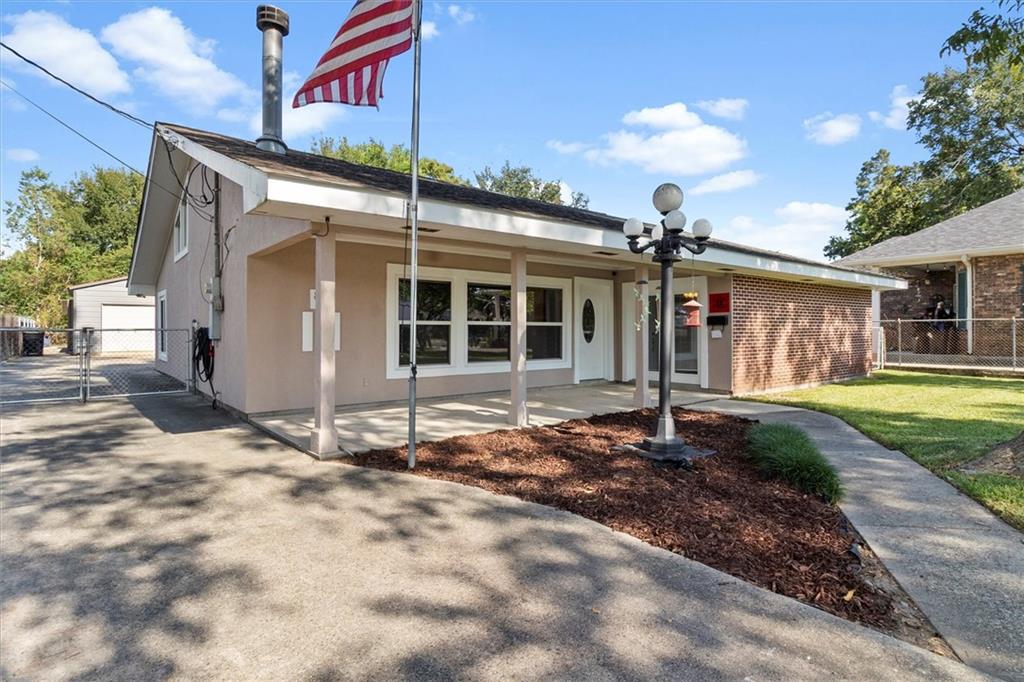 Homes for sale in Harahan, LA | 89 Haroleans St, Harahan, LA 70123 | MLS# 2524179