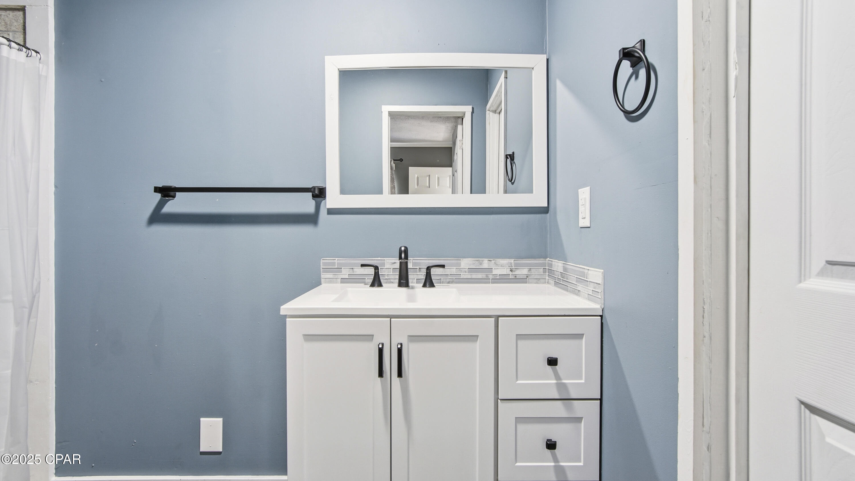 Image 19 For 905 Joshua Drive