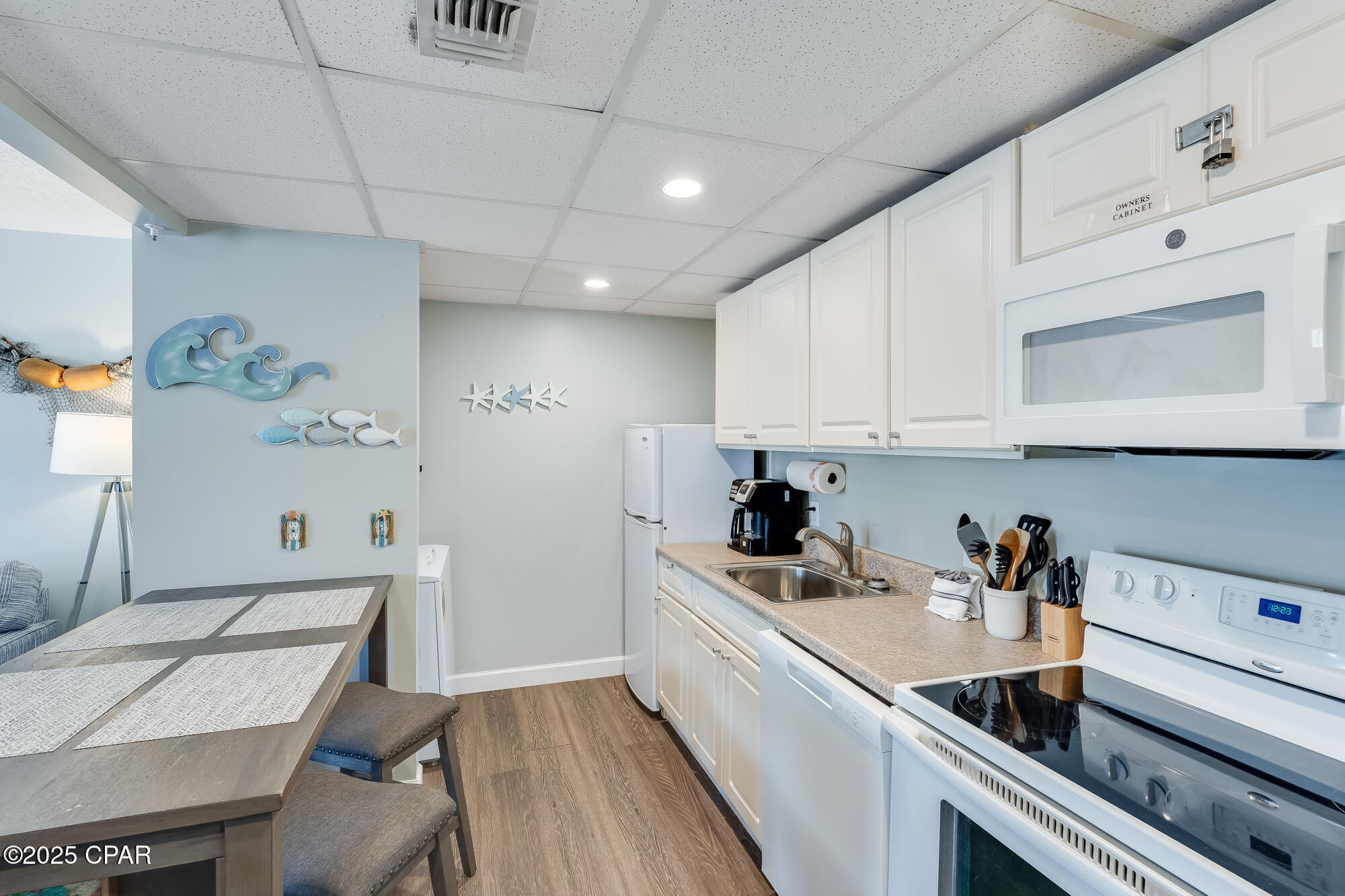 Image 10 For 6903 Lagoon Drive 27