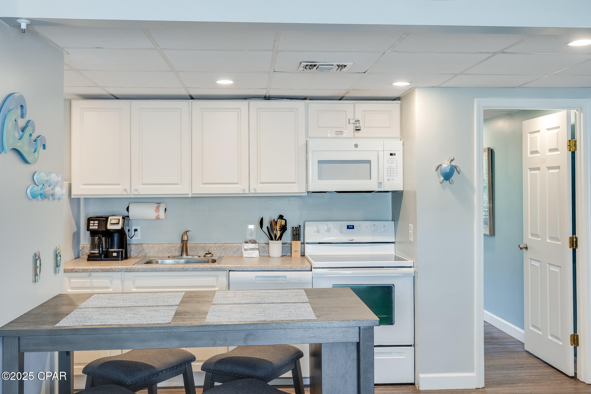 Image 8 For 6903 Lagoon Drive 27