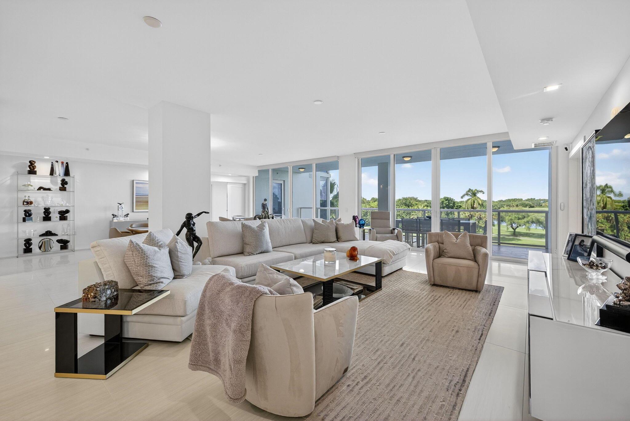 Condo for Sale in Boca Raton, FL