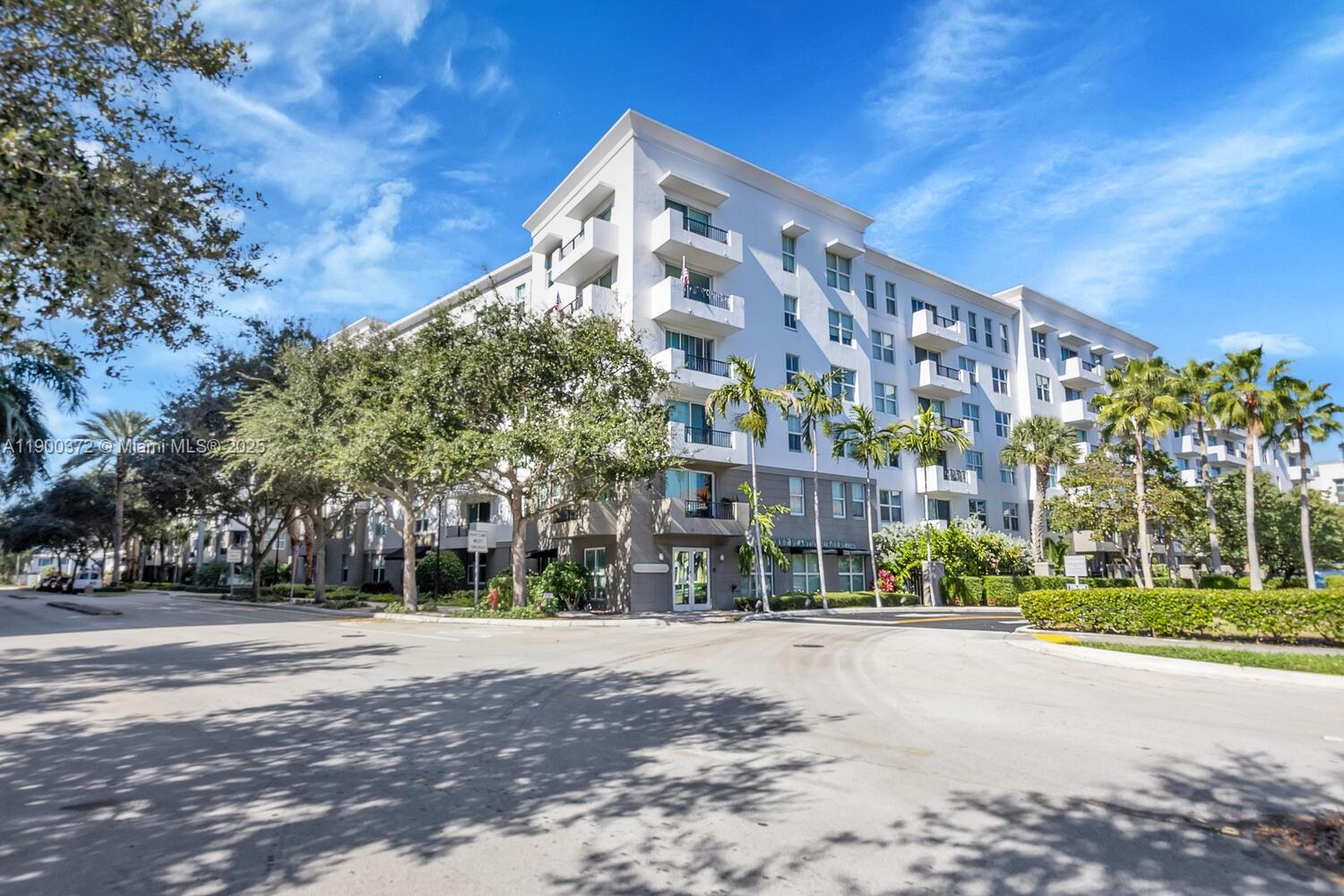 Homes for sale in Fort Lauderdale, FL | 2421 Ne 65Th St #211, Fort Lauderdale, FL 33308 | MLS# A11900372
