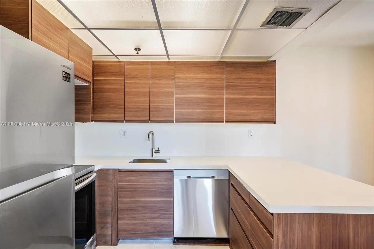 Greynolds Park Club Condo