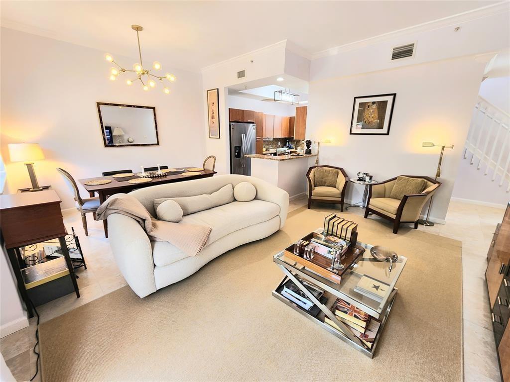 Homes for sale in Lighthouse Point, FL | 2317 Vintage Dr, Lighthouse Point, FL 33064 | MLS# F10532725