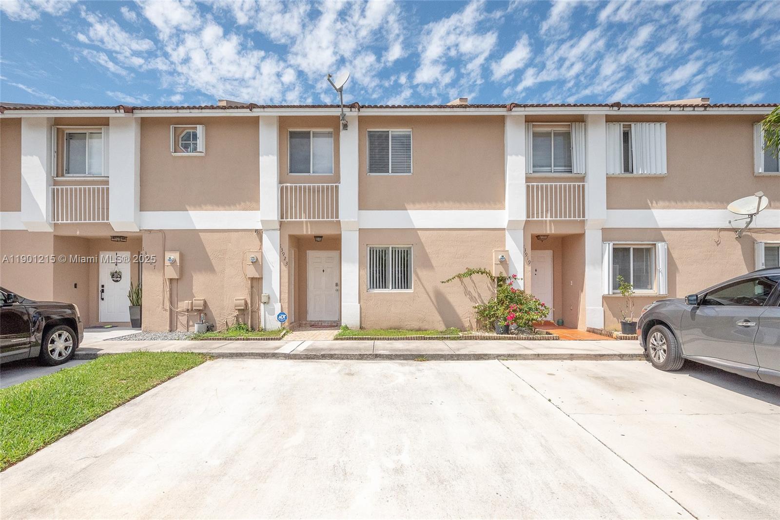 Weitzer Serena Lakes Town