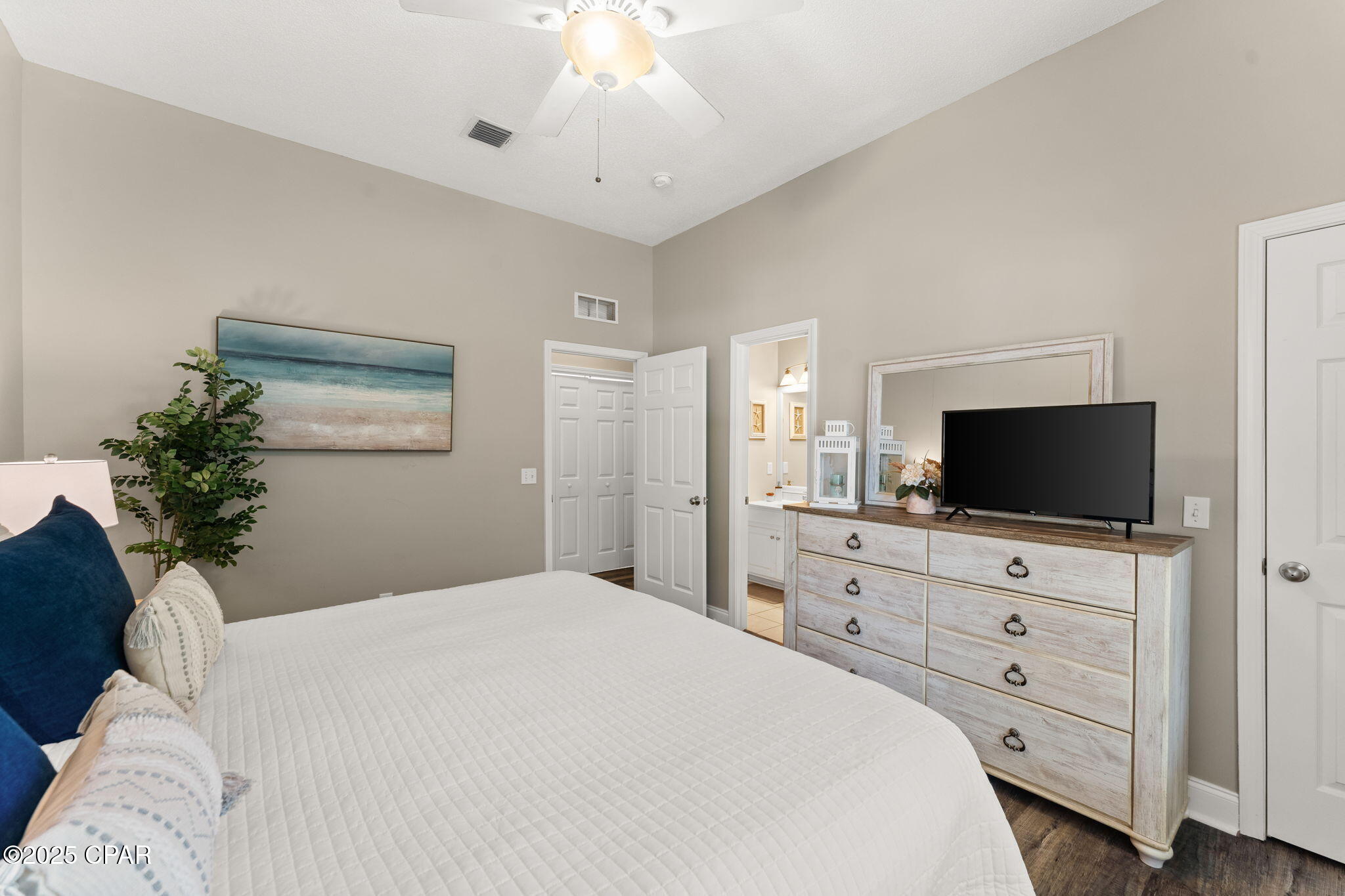 Image 18 For 17878 Front Beach  F2