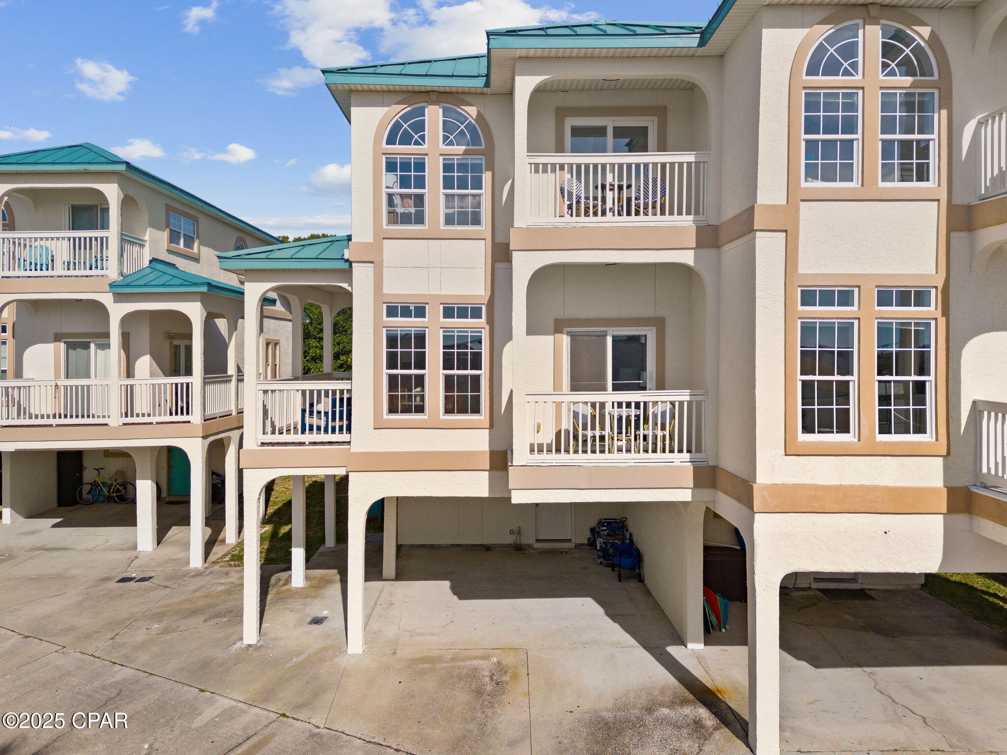 Image 2 For 17878 Front Beach  F2