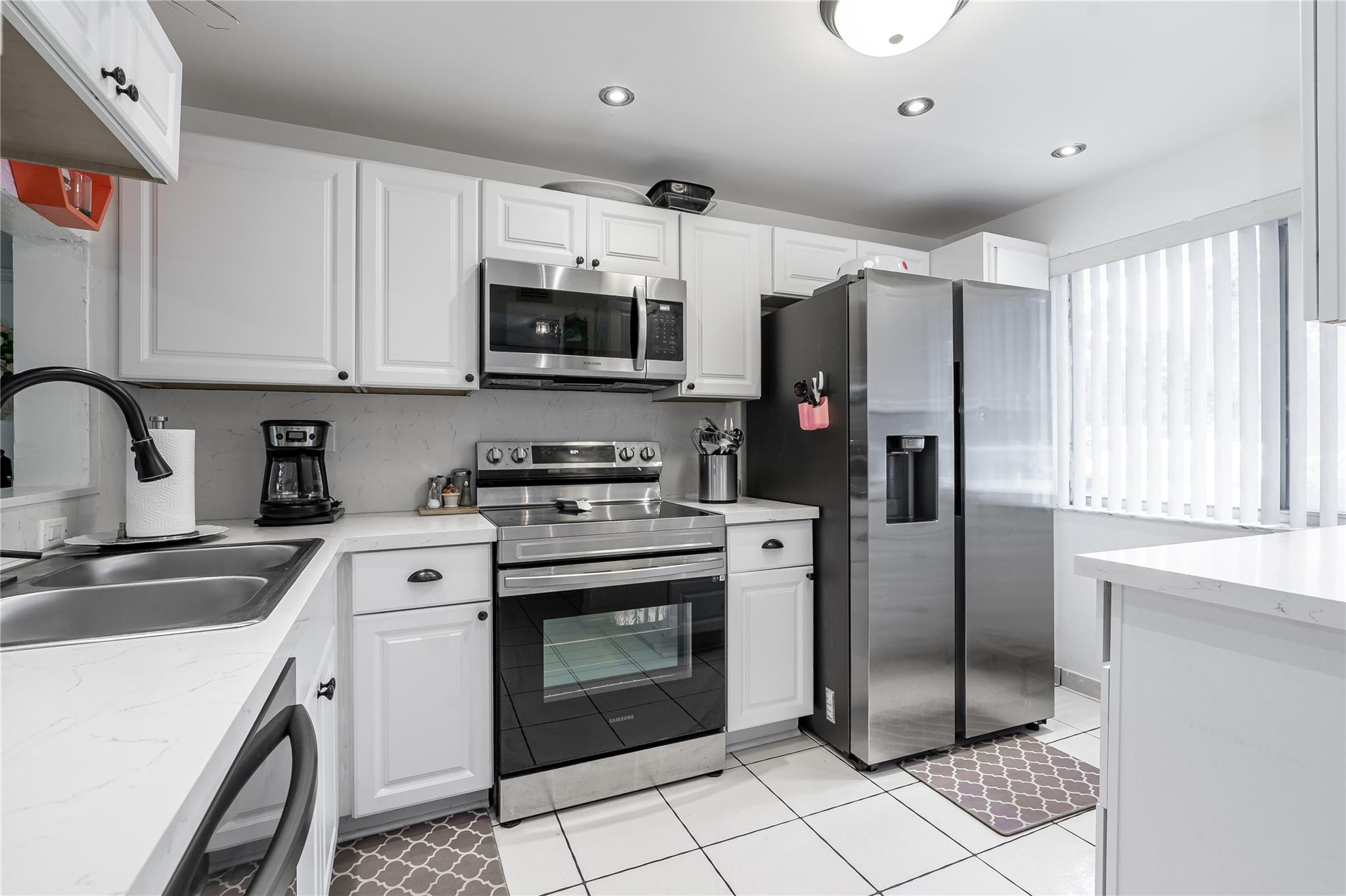 Homes for sale in Lauderhill, FL | 3601 Inverrary Dr #107, Lauderhill, FL 33319 | MLS# F10530179