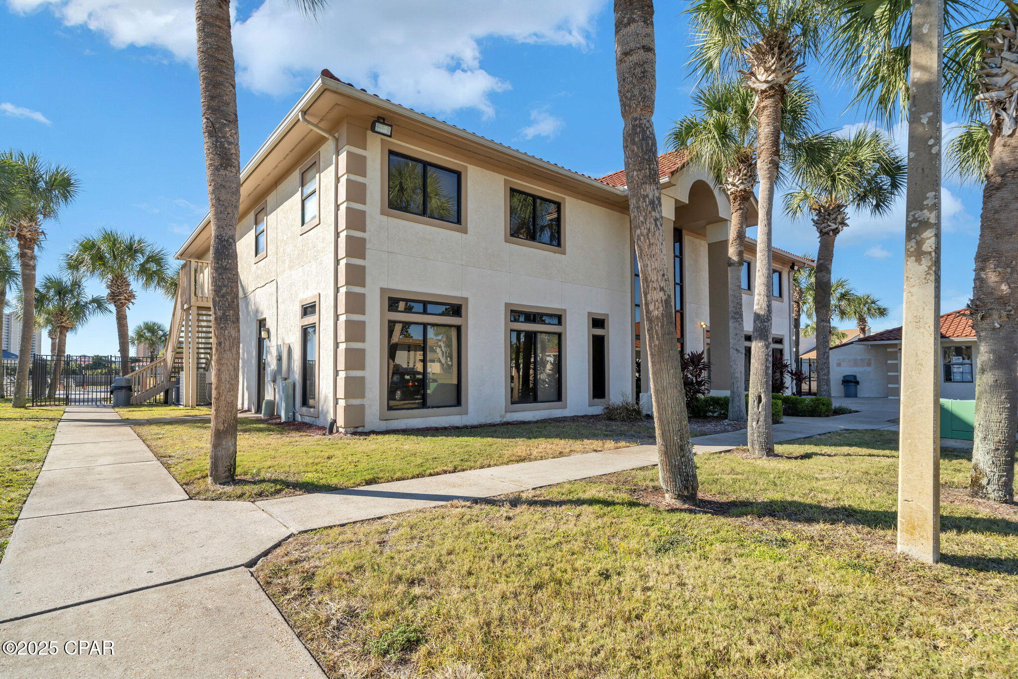 Image 25 For 17462 Front Beach  54205