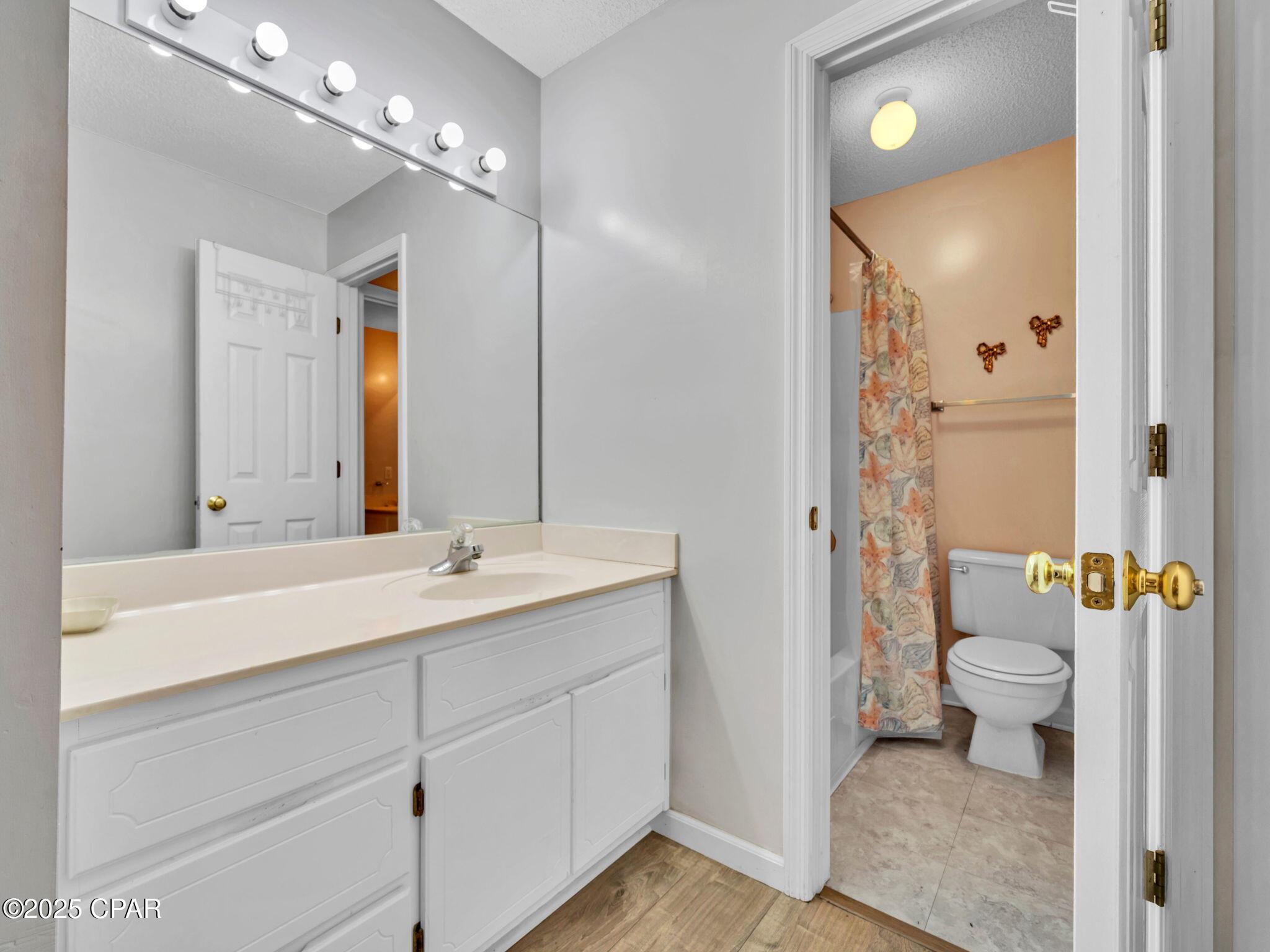 Image 32 For 17462 Front Beach  54205