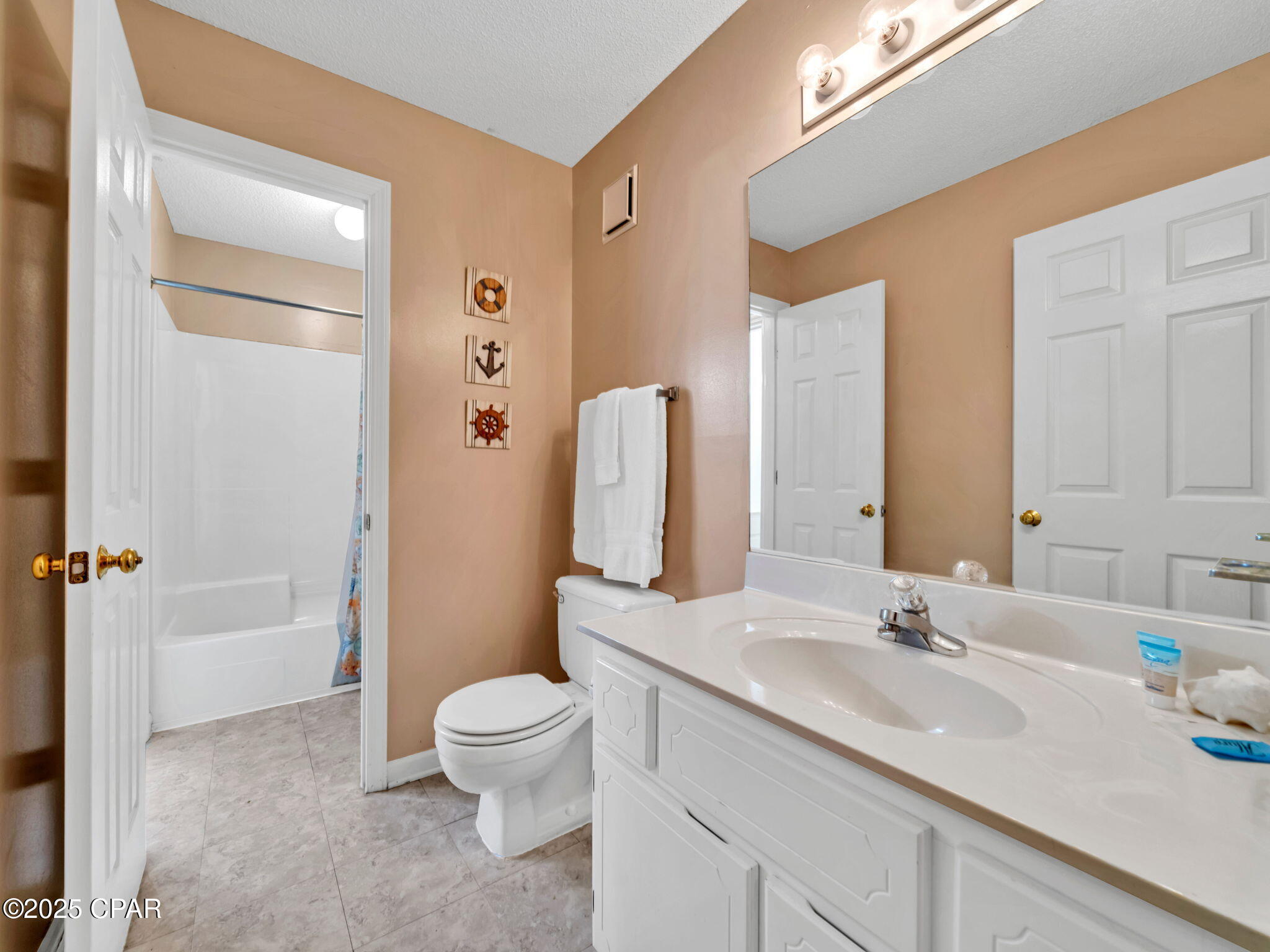 Image 34 For 17462 Front Beach  54205