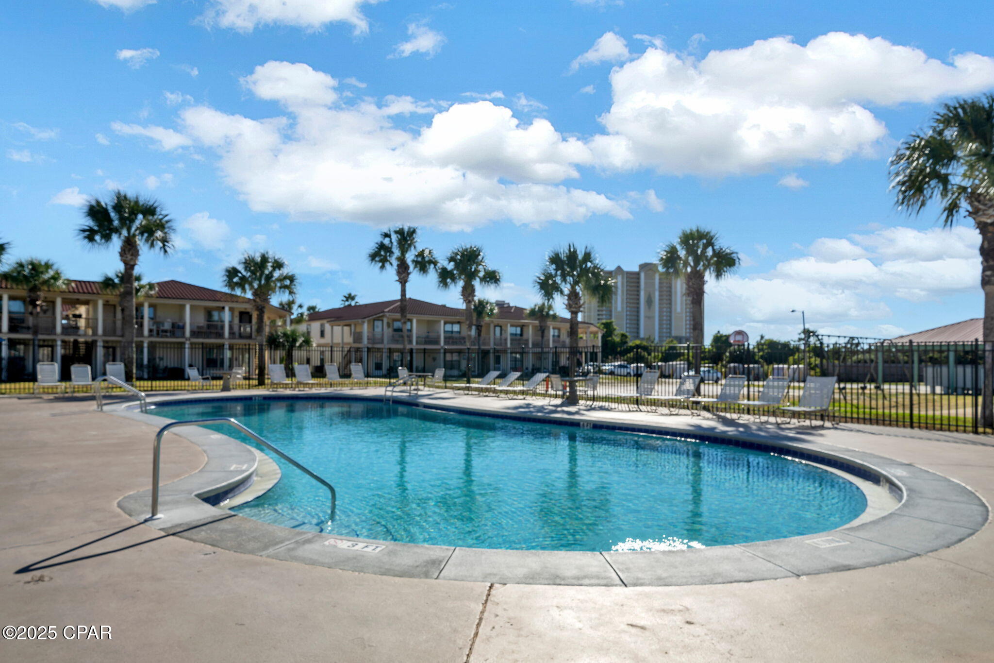 Image 63 For 17462 Front Beach  54205