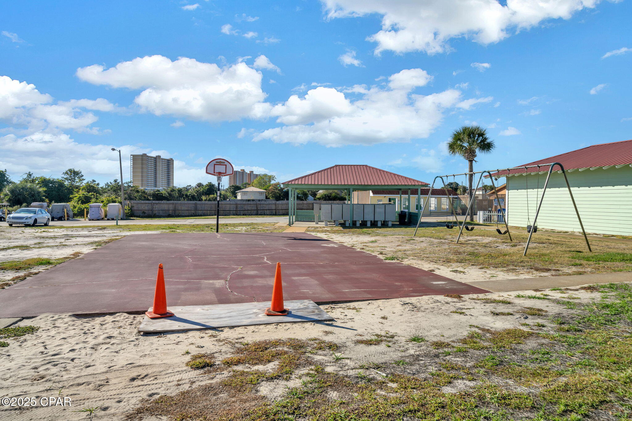 Image 64 For 17462 Front Beach  54205