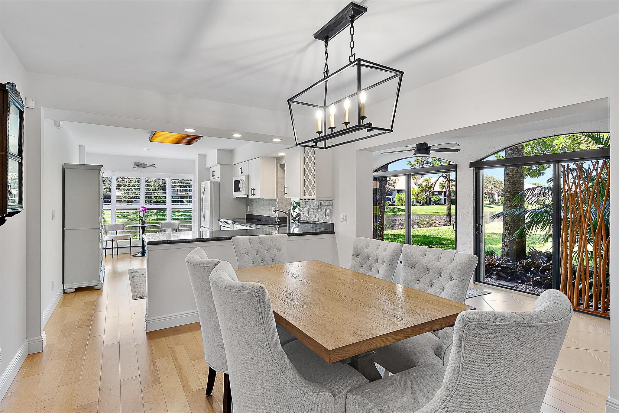 Jonathans Landing - Trade