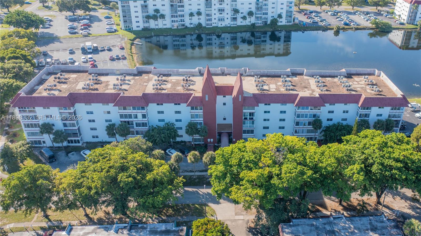 Castle Apartments 11 Cond