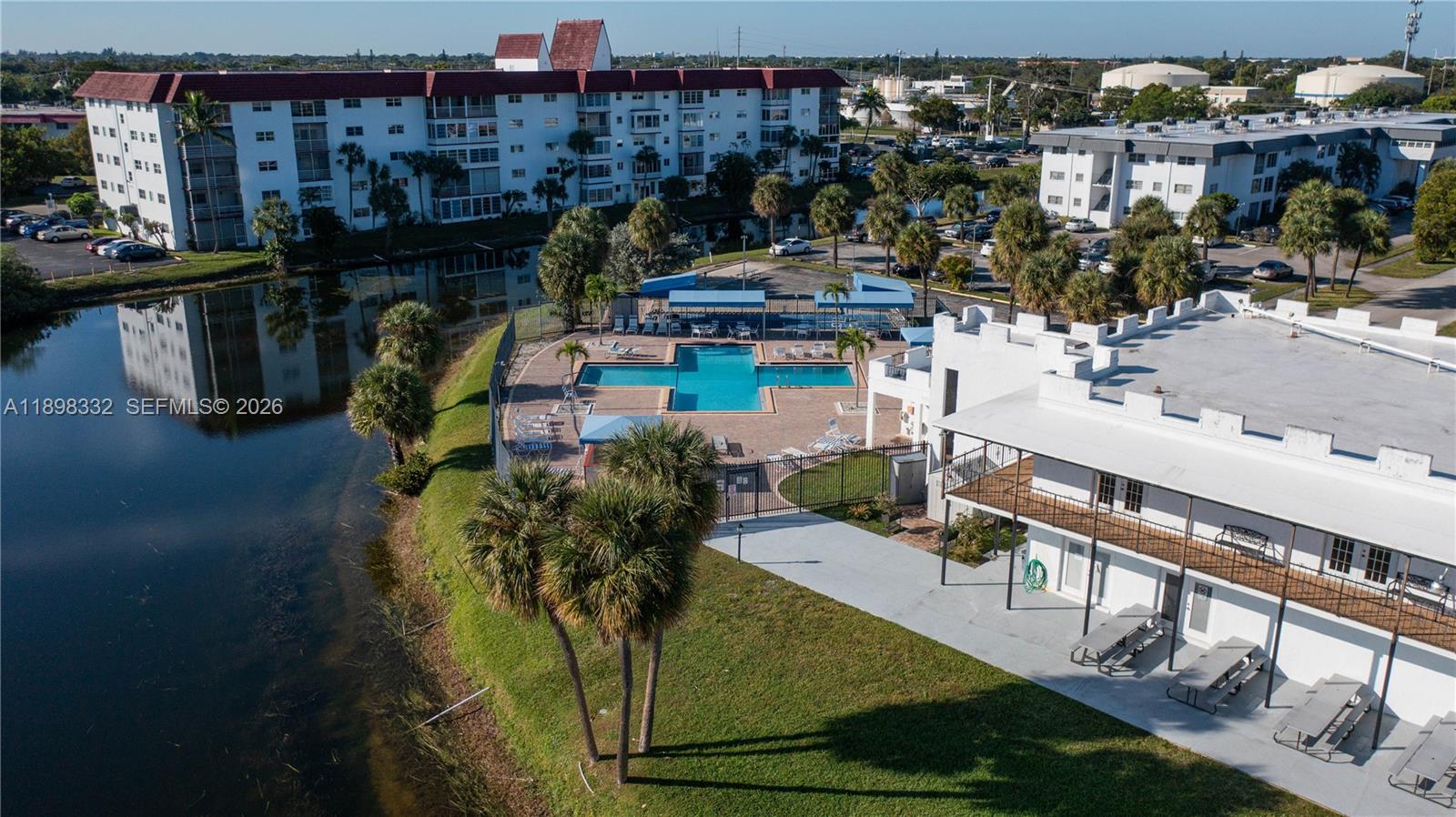 Castle Apartments 11 Cond