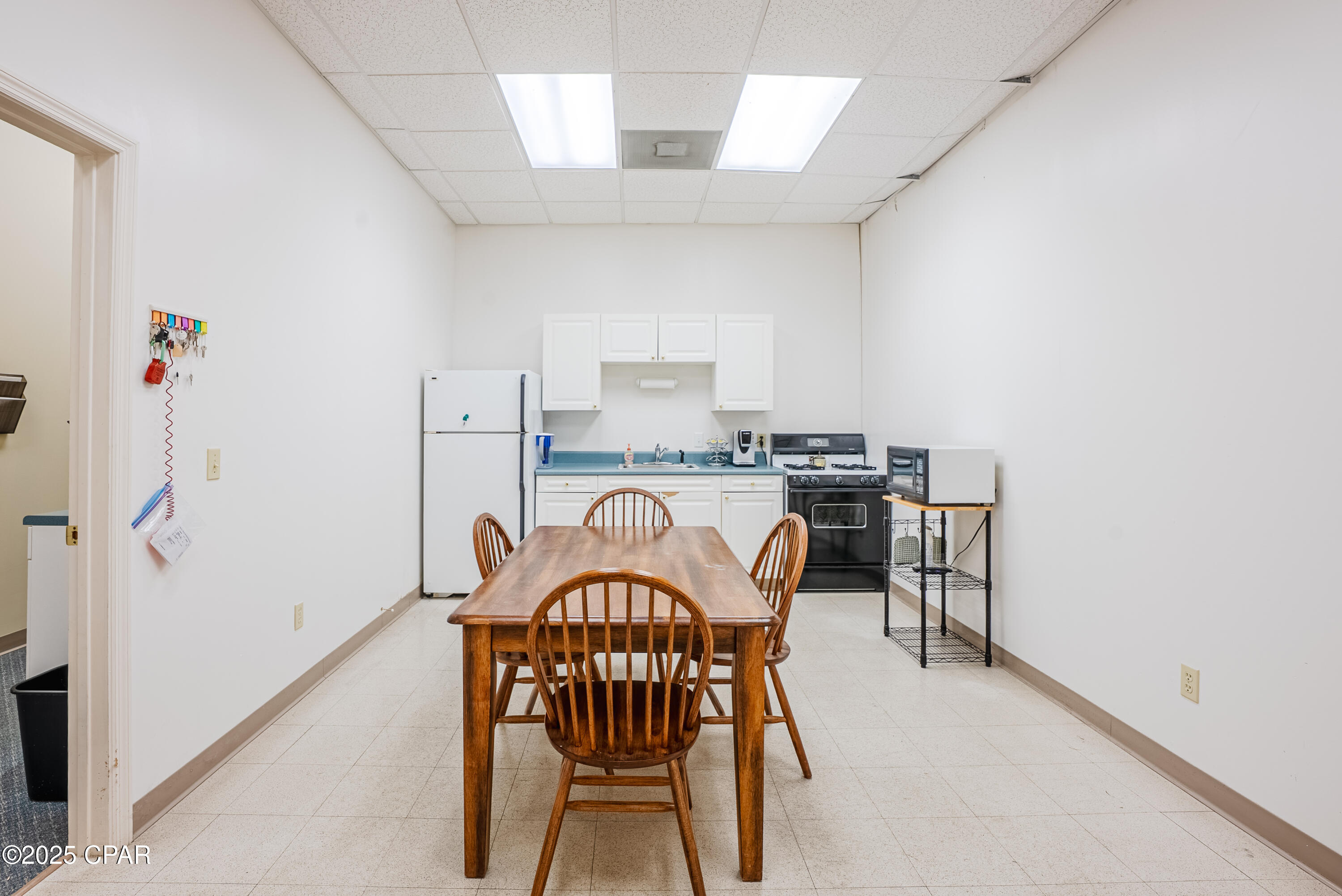 Image 19 For 625 Mercer Avenue