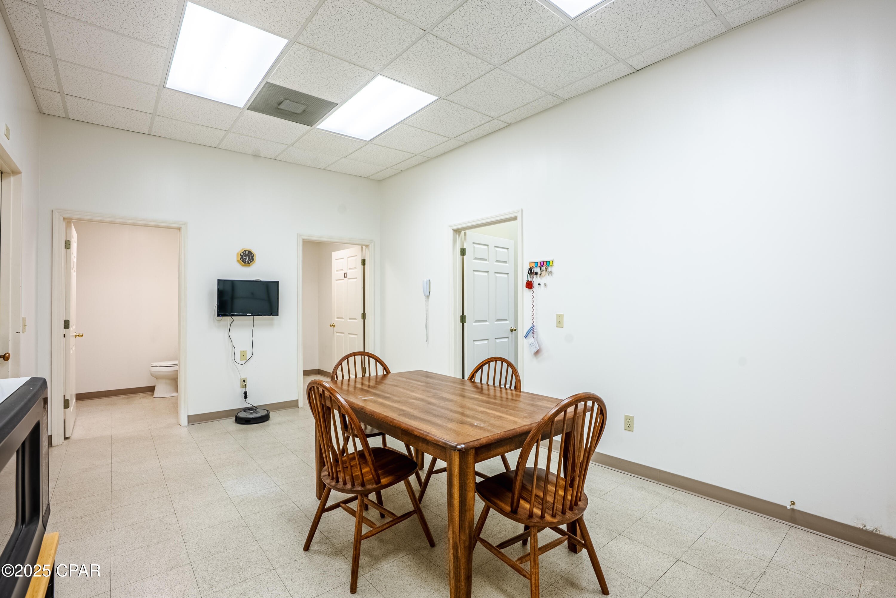 Image 21 For 625 Mercer Avenue