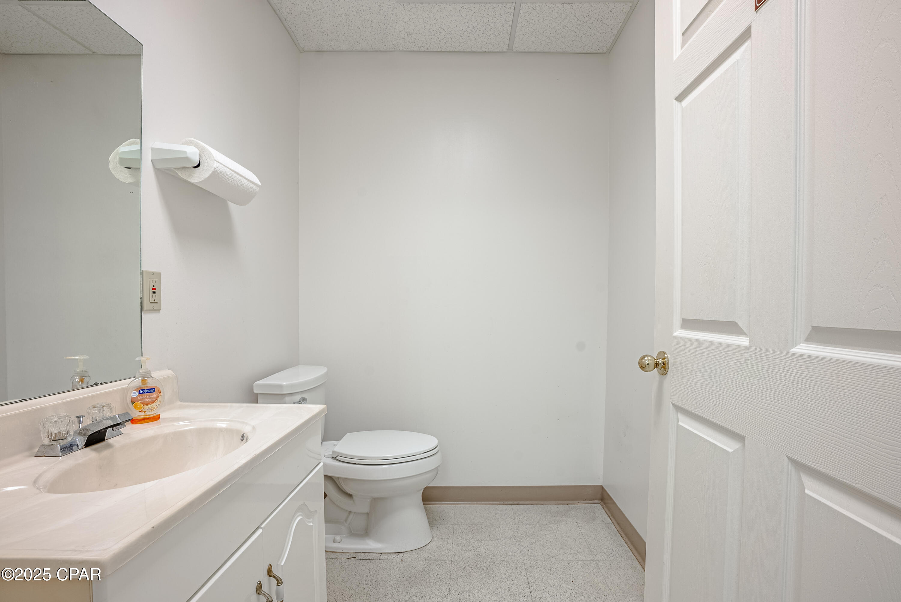 Image 22 For 625 Mercer Avenue