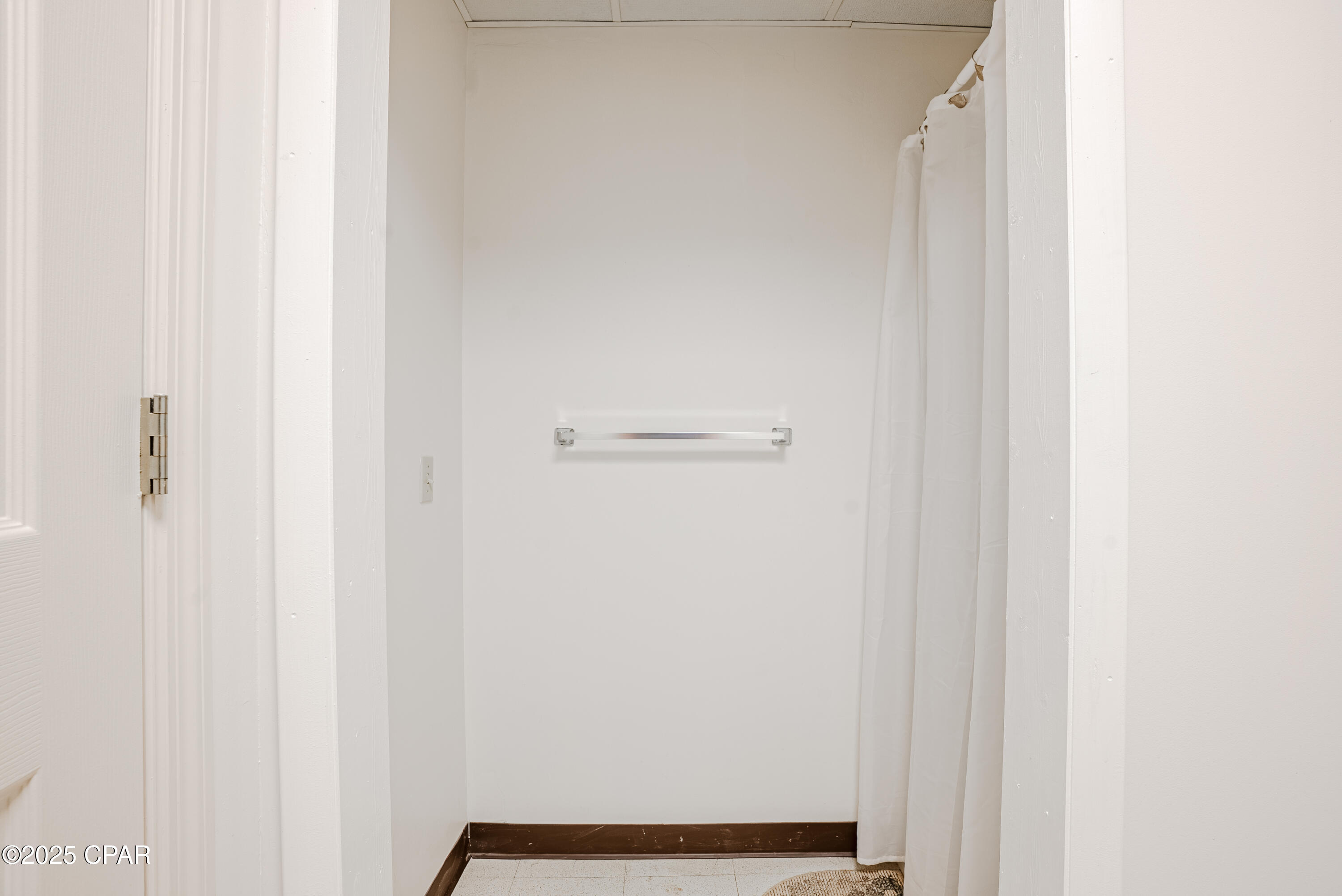 Image 24 For 625 Mercer Avenue