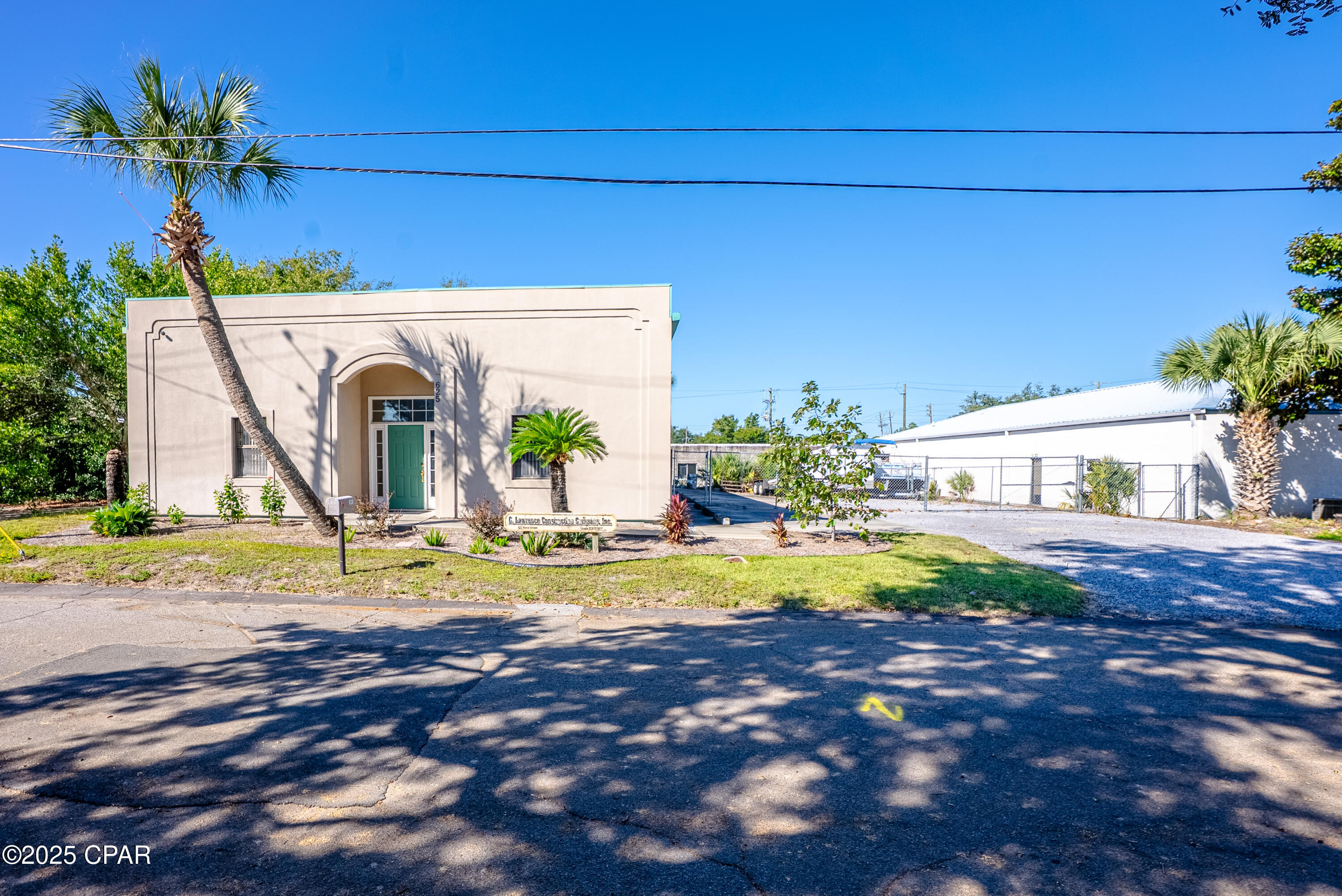 Image 37 For 625 Mercer Avenue