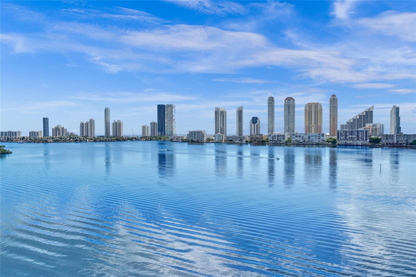 Condo for Sale in Aventura, FL