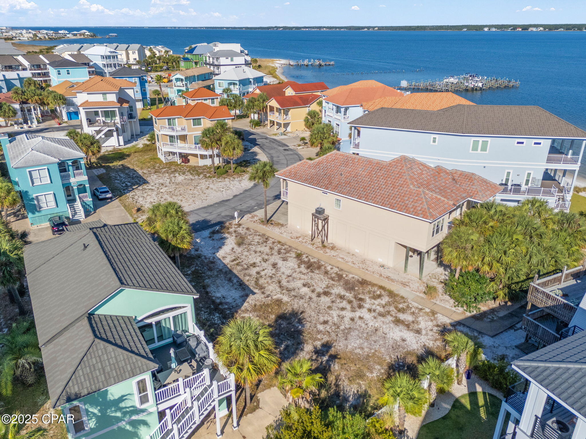 Listing photo id 4 for 1428 Sonata Court