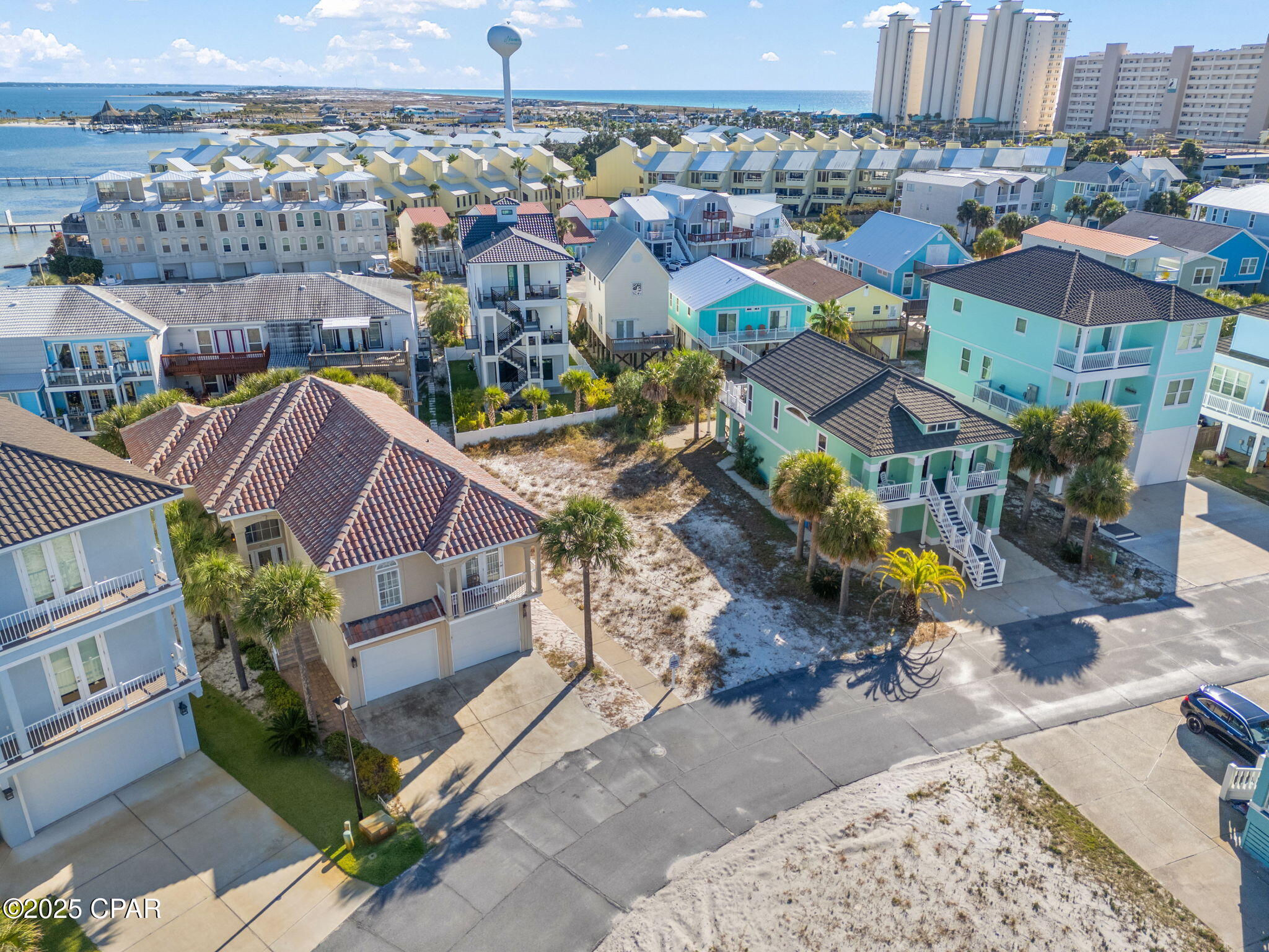 Listing photo id 6 for 1428 Sonata Court