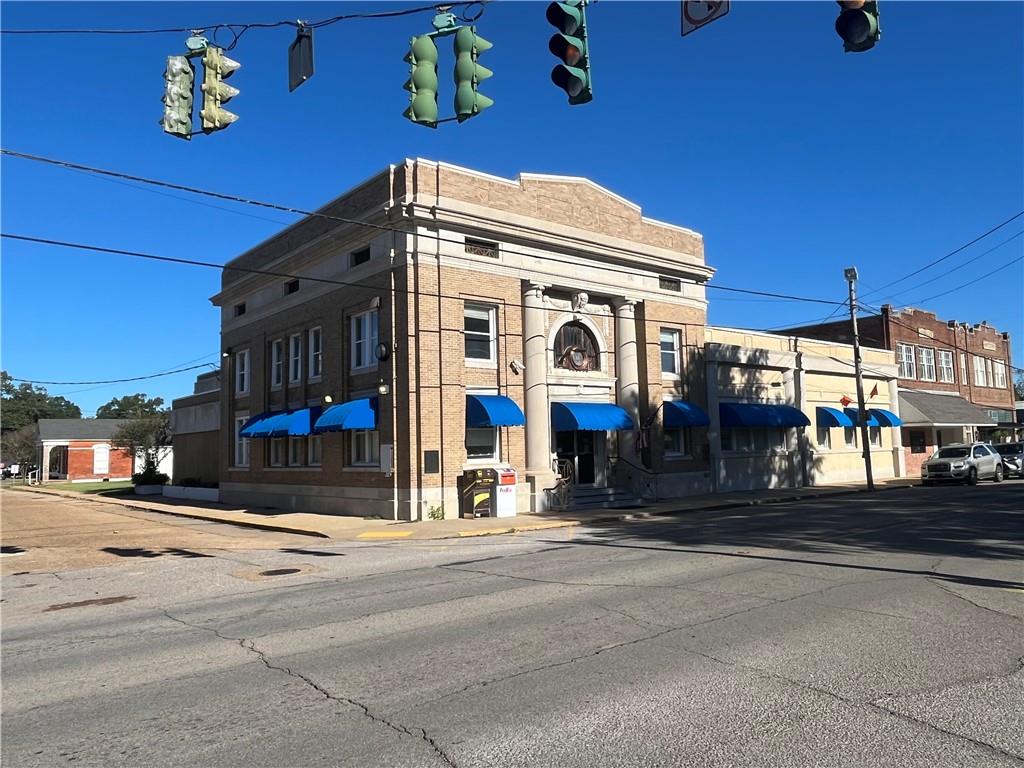 Photo of 305 N MAIN Street, Marksville, LA 71351