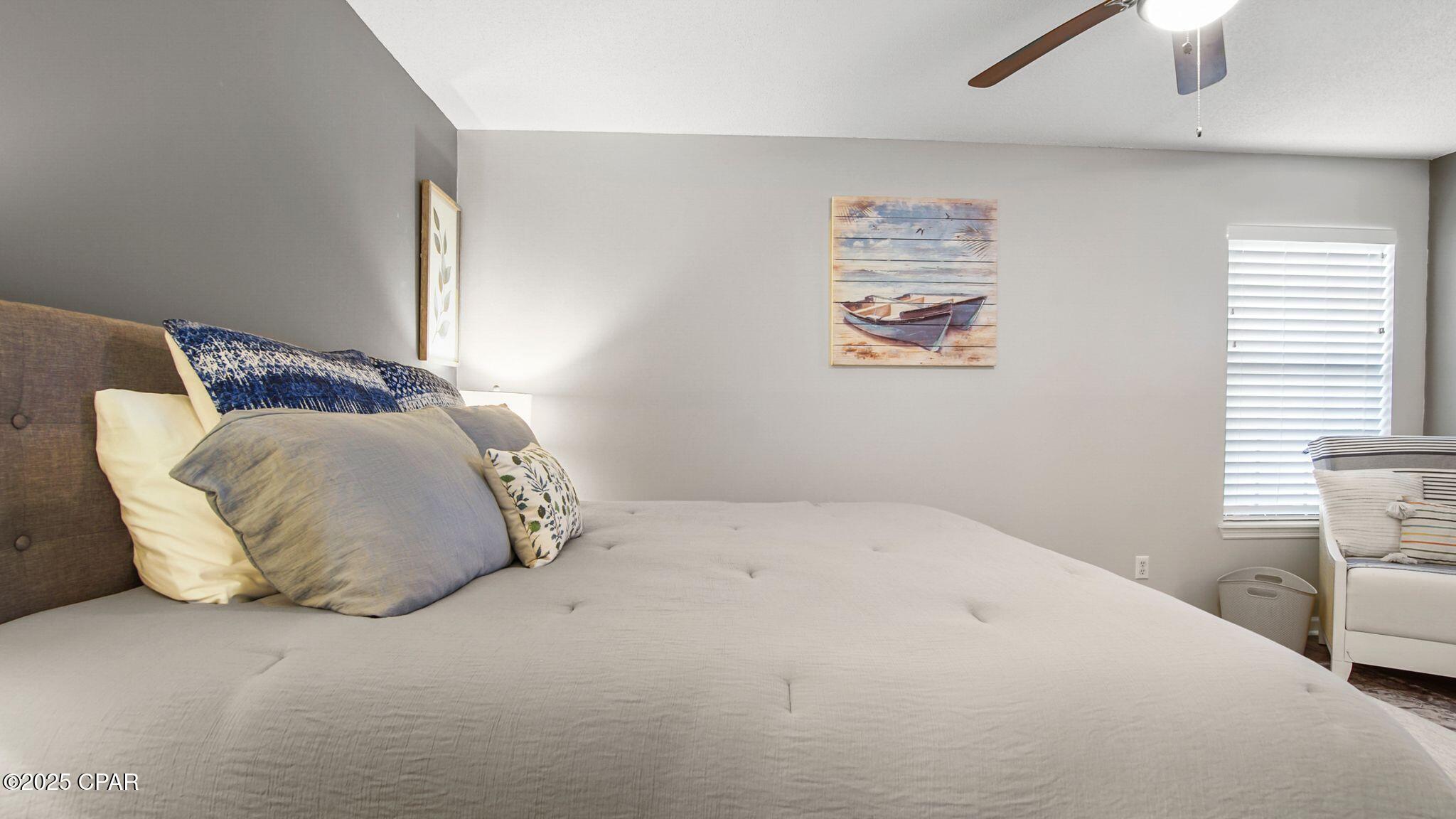 Image 24 For 17462 Front Beach Road 54204