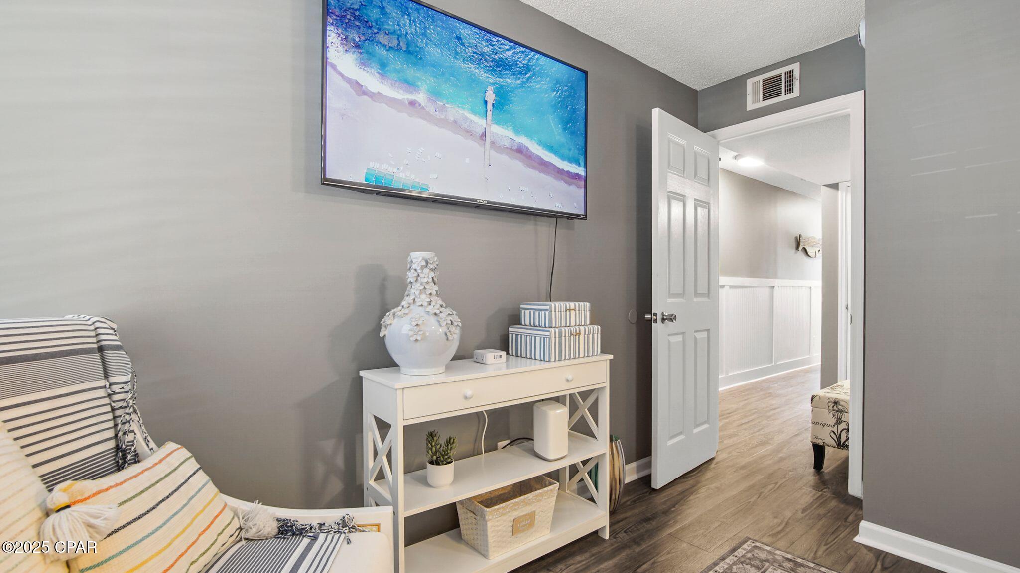 Image 27 For 17462 Front Beach Road 54204