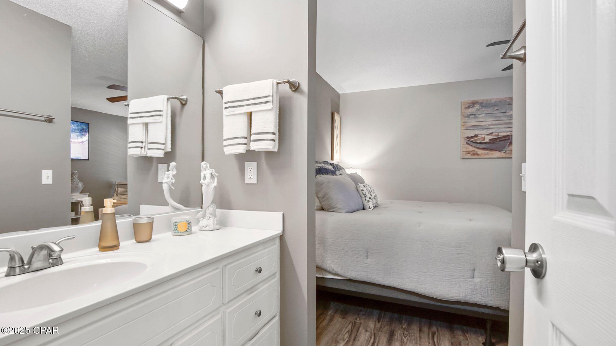 Image 28 For 17462 Front Beach Road 54204