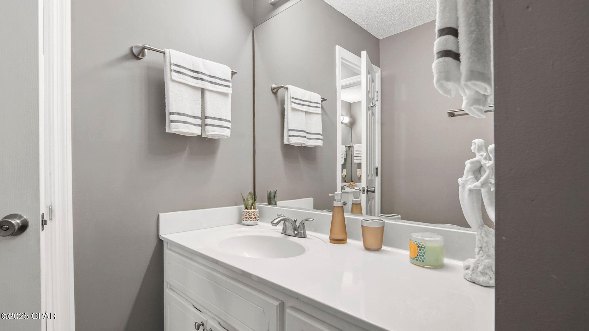 Image 29 For 17462 Front Beach Road 54204