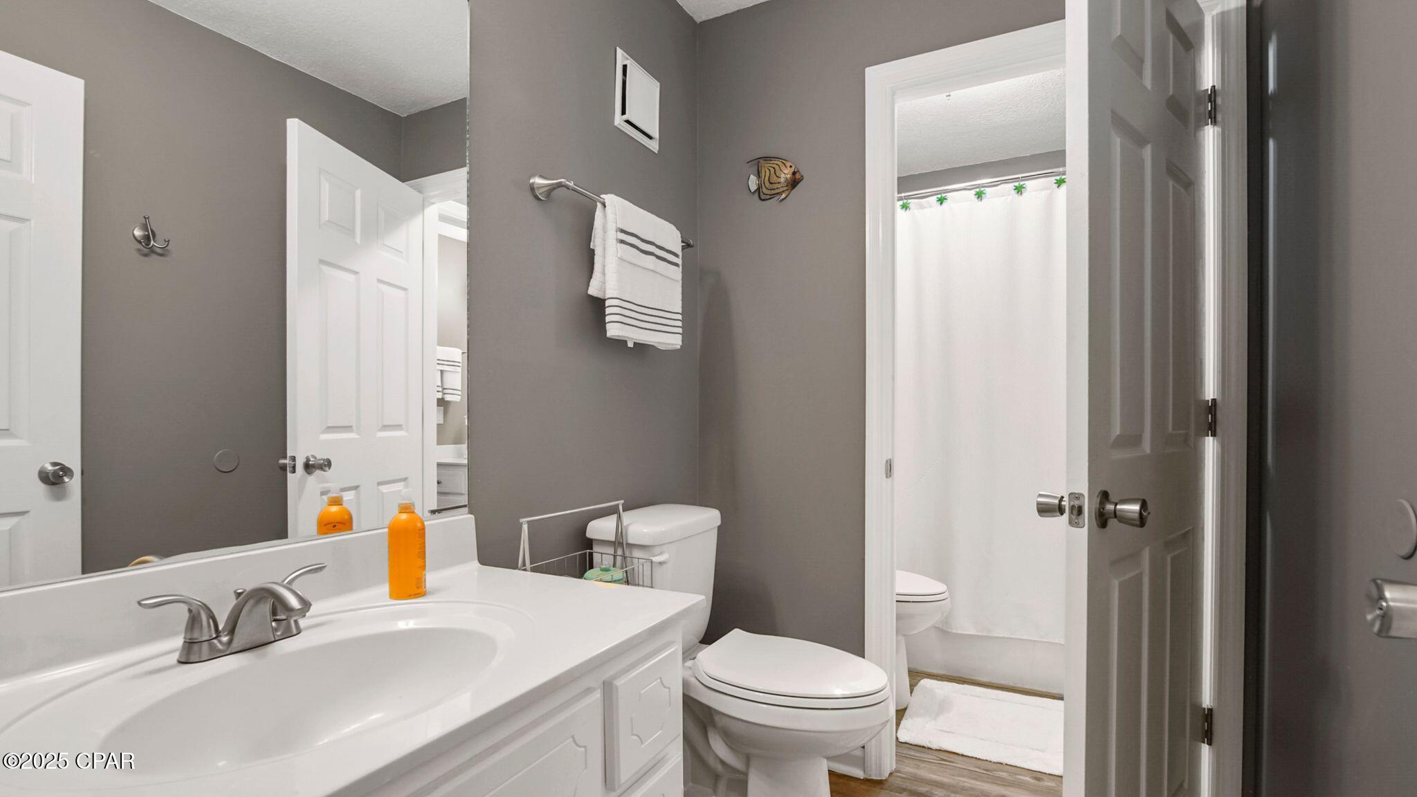 Image 31 For 17462 Front Beach Road 54204