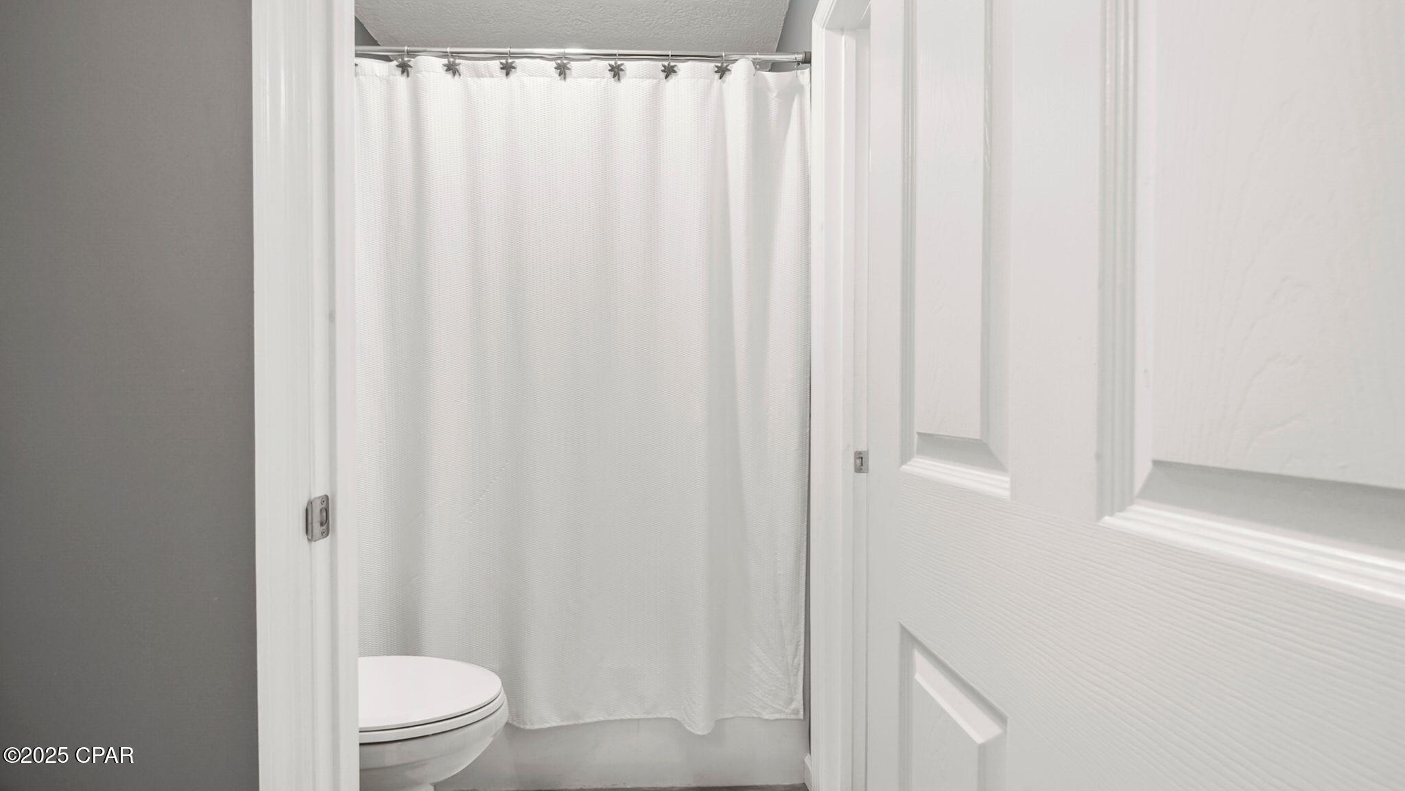 Image 33 For 17462 Front Beach Road 54204