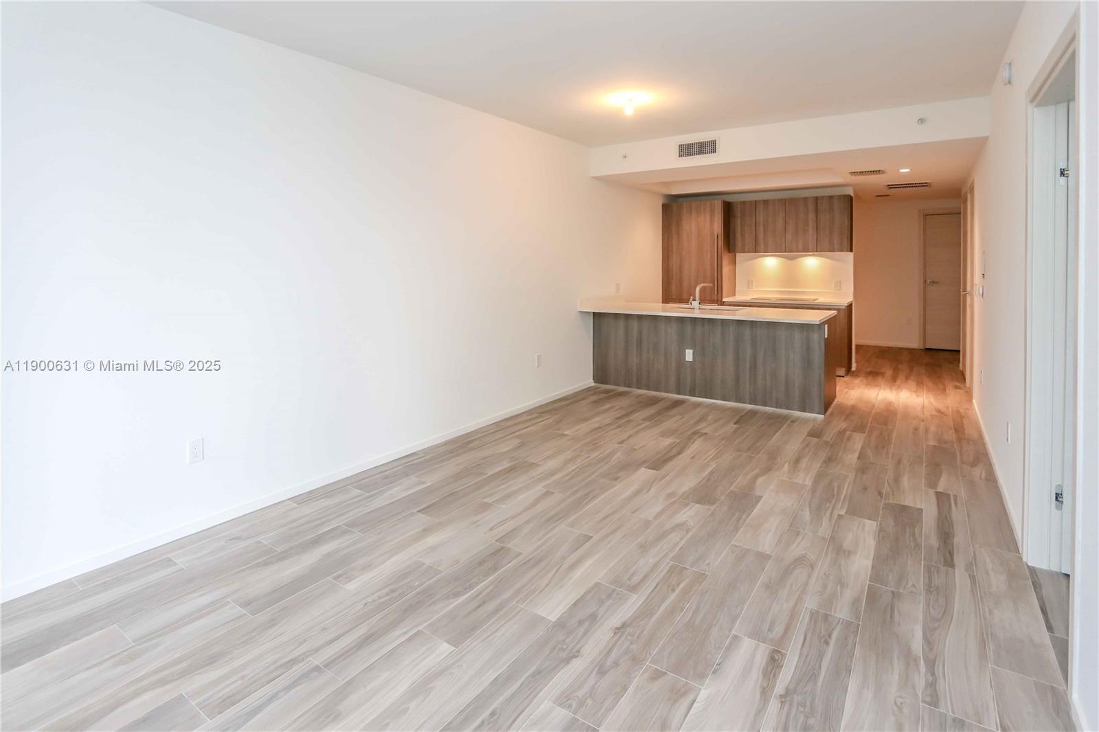 Condo for Sale in Miami, FL