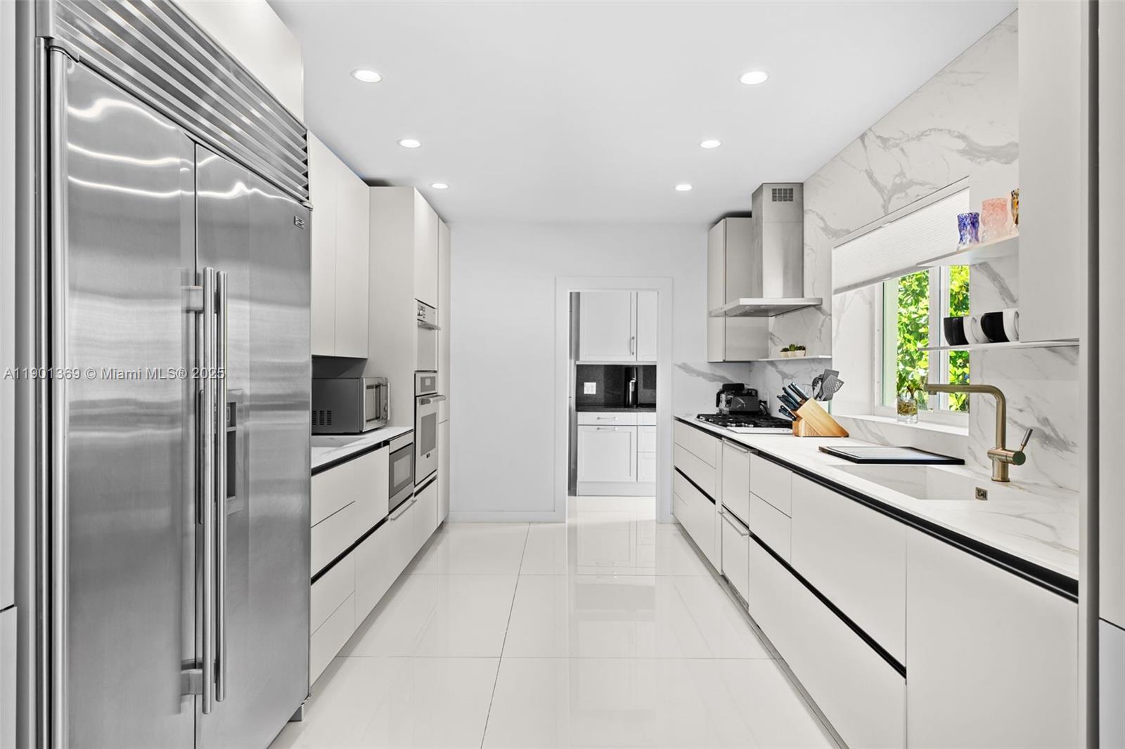 Homes for sale in Miami Beach, FL | 5055 N Bay Rd, Miami Beach, FL 33140 | MLS# A11901369