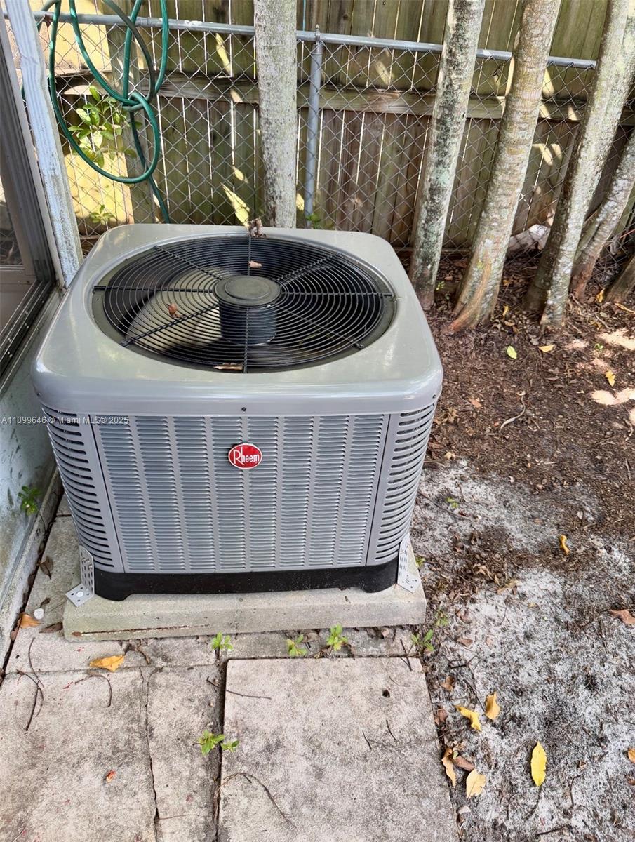 Homes for sale in Green Acres, FL | 5797 S 37th St, Green Acres, FL 33463 | MLS# A11899646