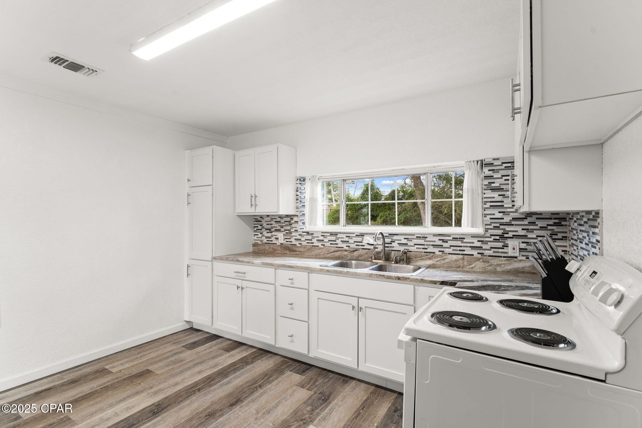 Image 17 For 213 Berthe Avenue