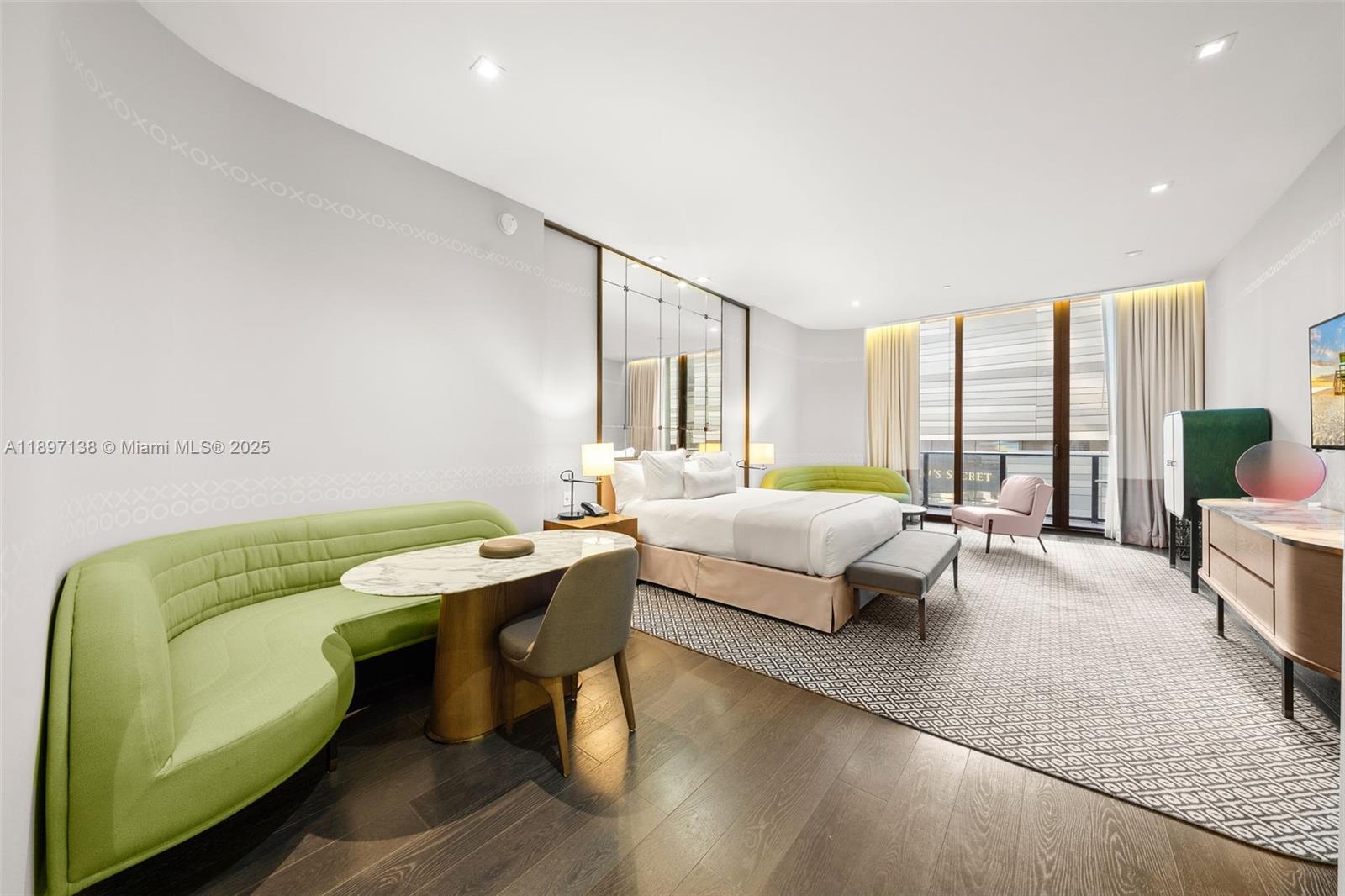 801 Sma Designer Suites C