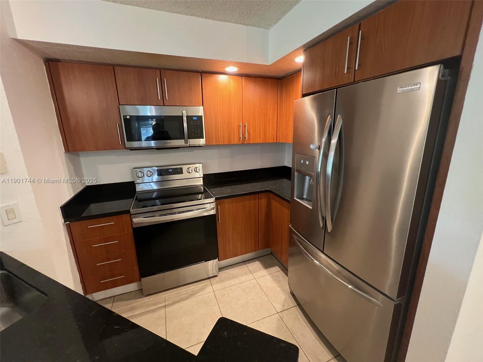 3410 Pinewalk Dr N Unit 812, Margate, Florida 33063
