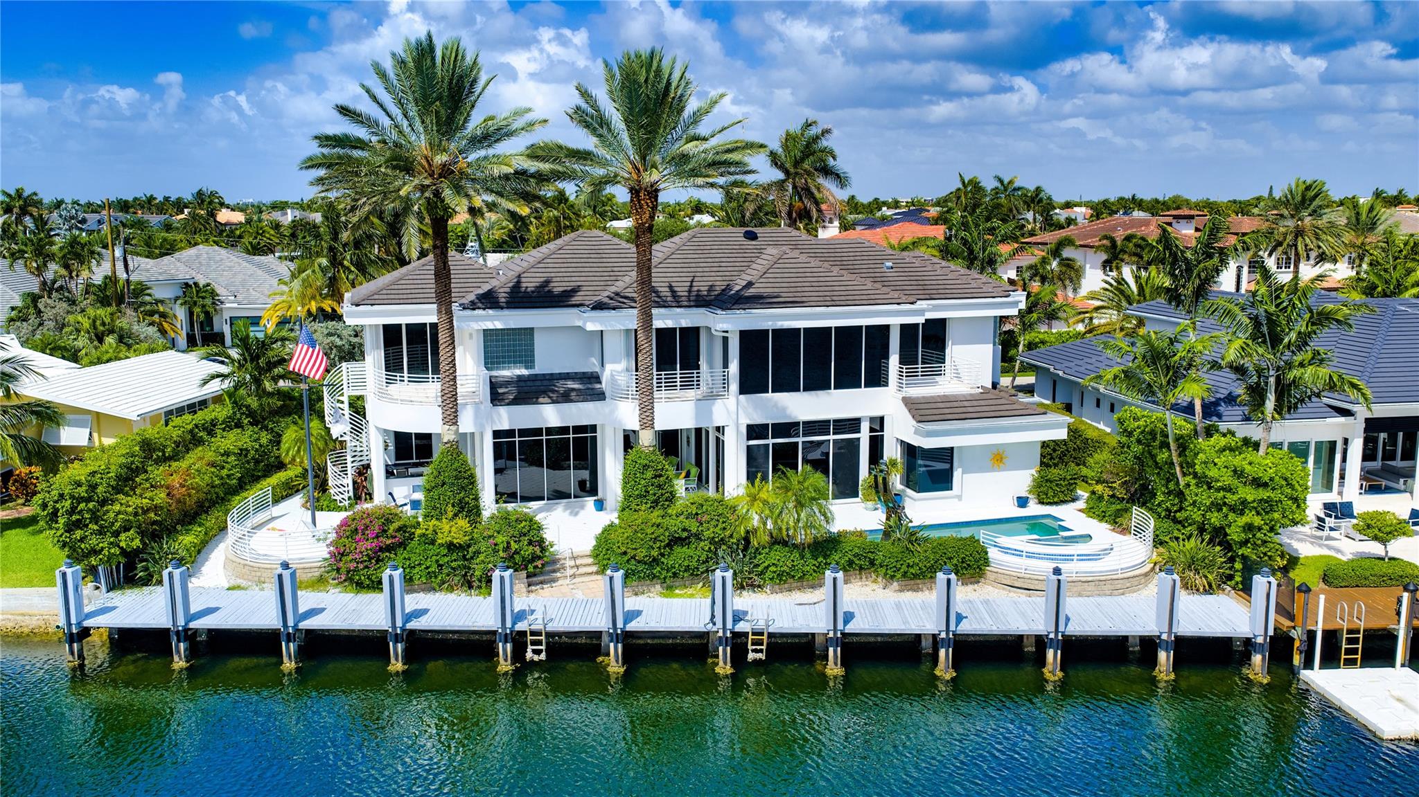 Homes for sale in Lighthouse Point, FL | 2551 Ne 31st Ct, Lighthouse Point, FL 33064 | MLS# F10533139