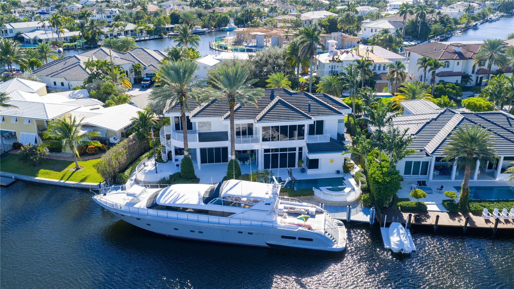 Homes for sale in Lighthouse Point, FL | 2551 Ne 31St Ct, Lighthouse Point, FL 33064 | MLS# F10533139