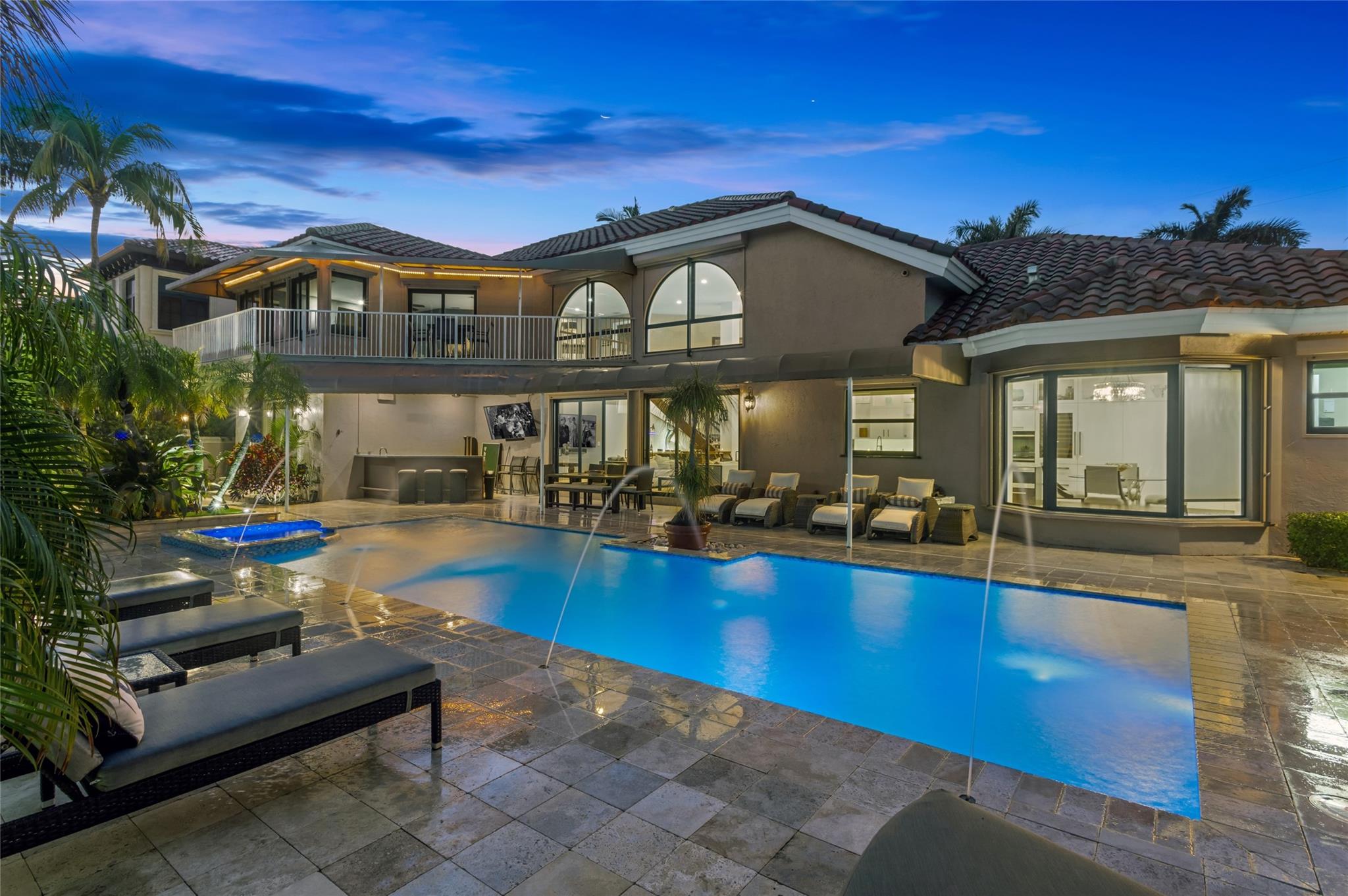 Homes for sale in Lighthouse Point, FL | 2325 Ne 28th St, Lighthouse Point, FL 33064 | MLS# F10533138