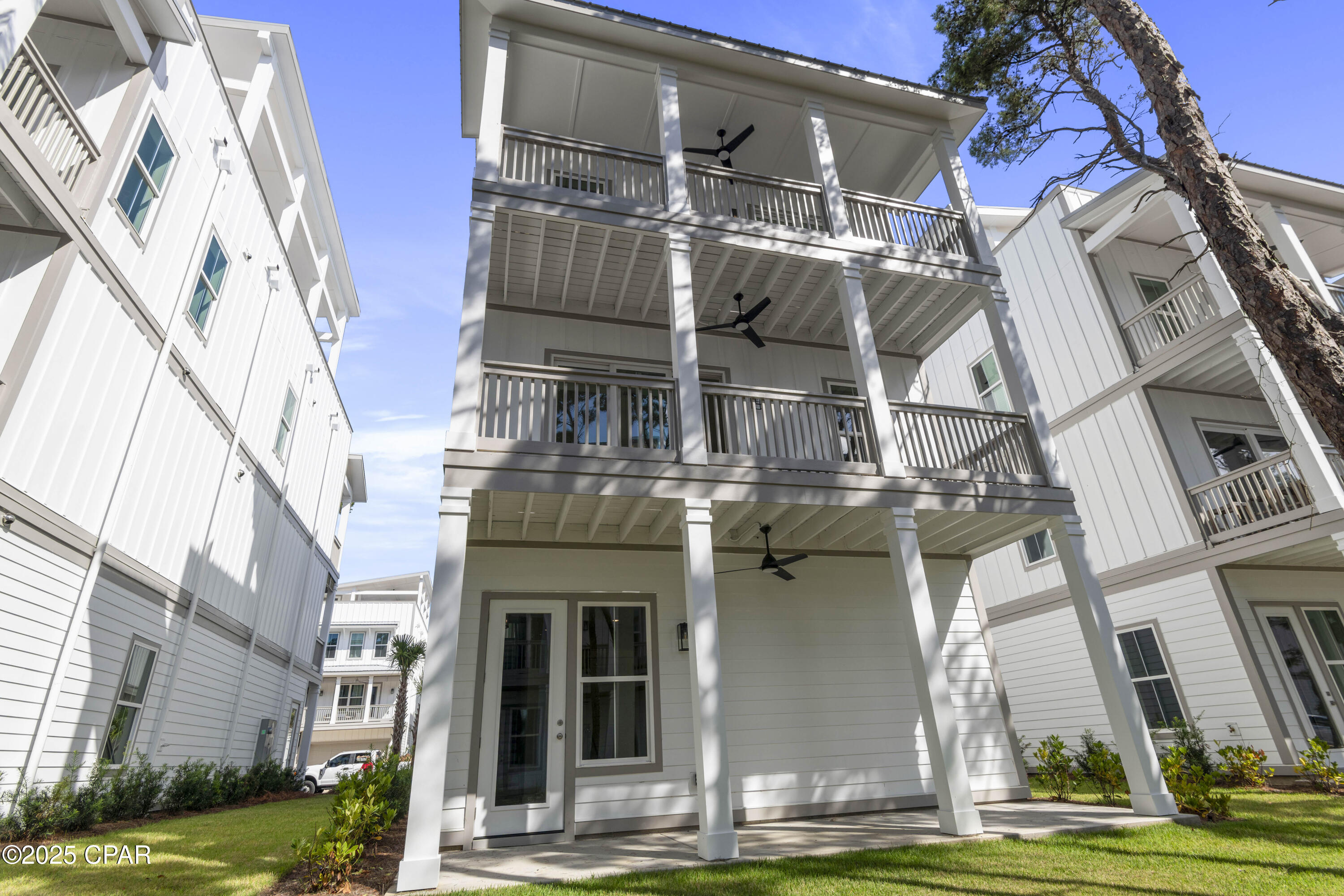 Image 19 For 21 Queen Palm Drive